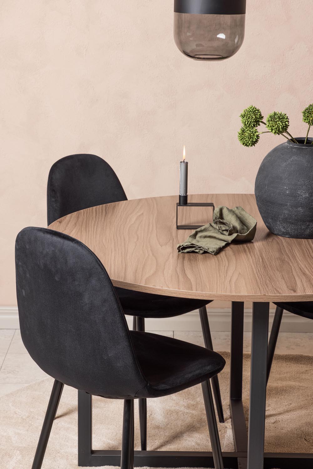 Durango Esszimmerset + Polar ⌀120cm/4St. in Schwarz Velvet präsentiert im Onlineshop von KAQTU Design AG. Esszimmerset ist von Venture Home