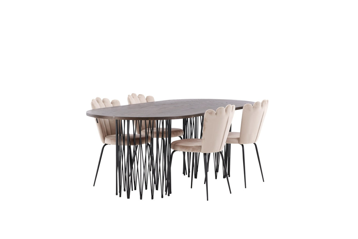 Ovaler Esstisch mit Tischplatte aus MDF mit Mocca-Furnier und schwarzem Metallgestell, umgeben von vier Limhamn-Stühlen mit beigem Samtbezug.