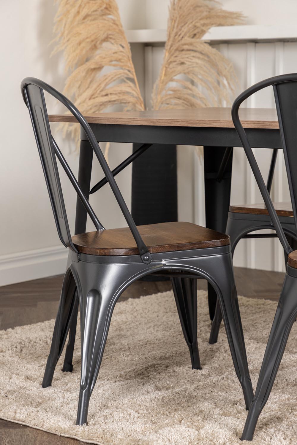 Tempe Esszimmerset + Tempe 140cm/4St. in Dunkelgrau, Walnuss präsentiert im Onlineshop von KAQTU Design AG. Esszimmerset ist von Venture Home