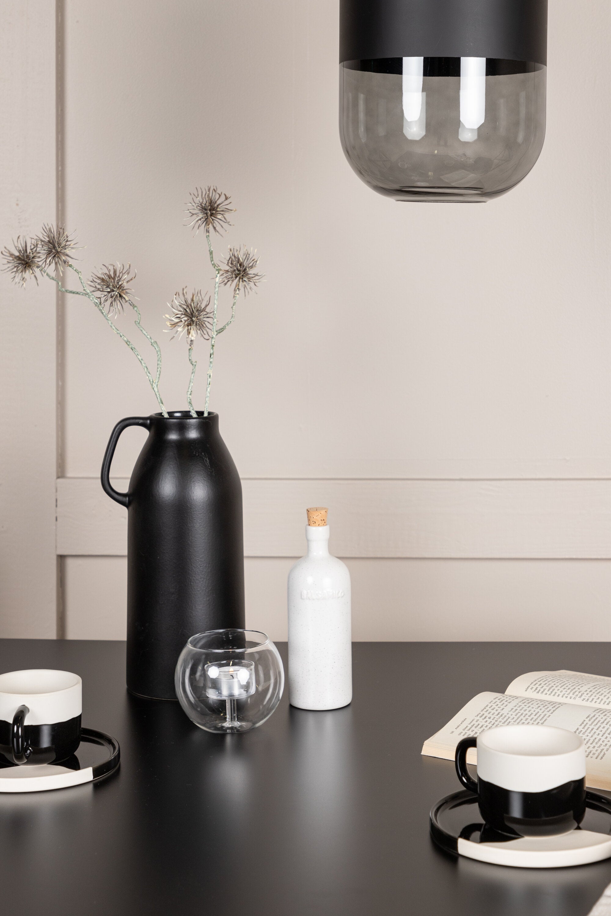 Tempe Esszimmerset + Crosett 80cm/2St. in Schwarz präsentiert im Onlineshop von KAQTU Design AG. Esszimmerset ist von Venture Home