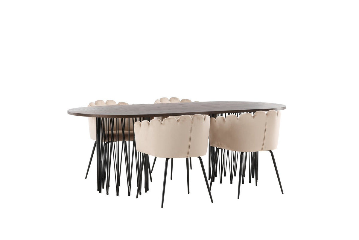 Ovaler Esstisch mit Tischplatte aus MDF mit Mocca-Furnier und schwarzem Metallgestell, umgeben von vier Limhamn-Stühlen mit beigem Samtbezug.