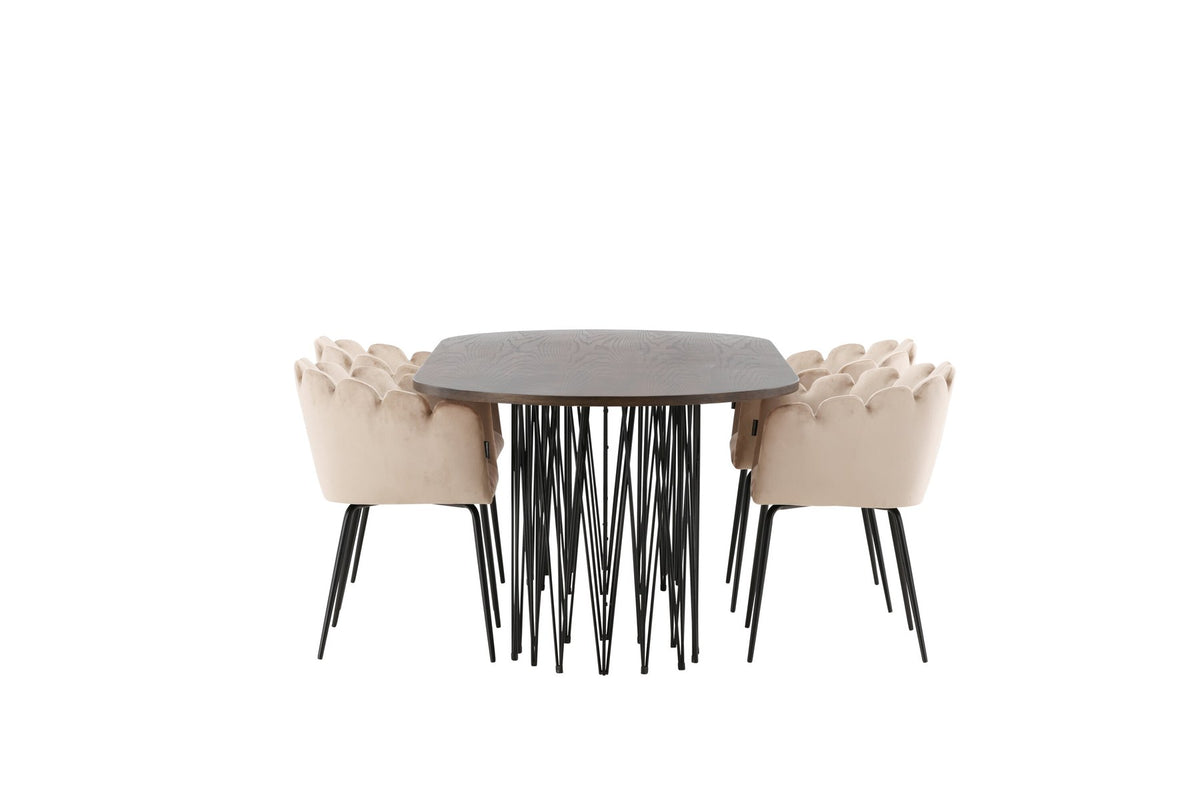 Ovaler Esstisch mit Tischplatte aus MDF mit Mocca-Furnier und schwarzem Metallgestell, umgeben von vier Limhamn-Stühlen mit beigem Samtbezug.