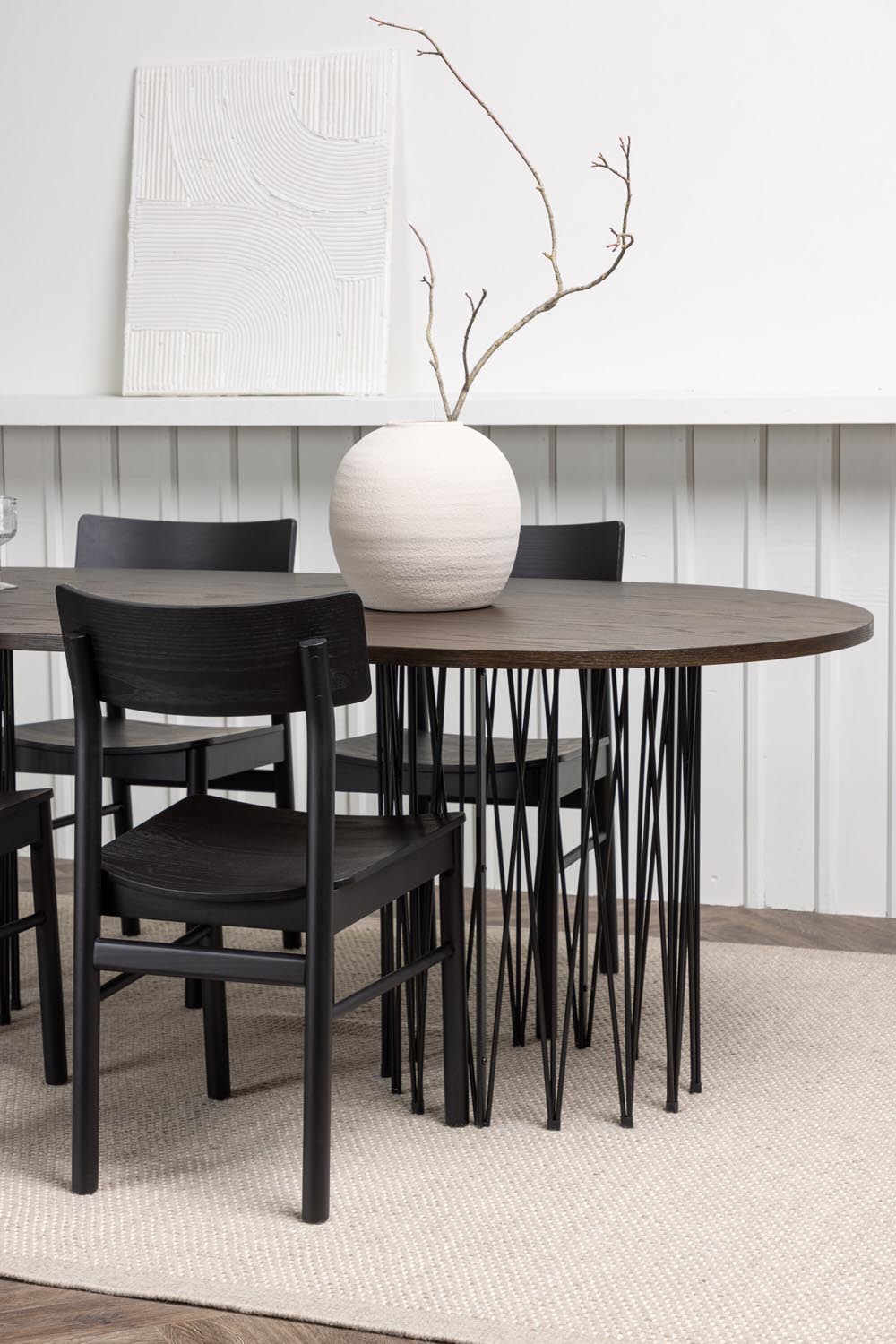 Stone oval Esstisch + 4 x Montros Esszimmerstuhl in Schwarz präsentiert im Onlineshop von KAQTU Design AG. Esszimmerset ist von Venture Home