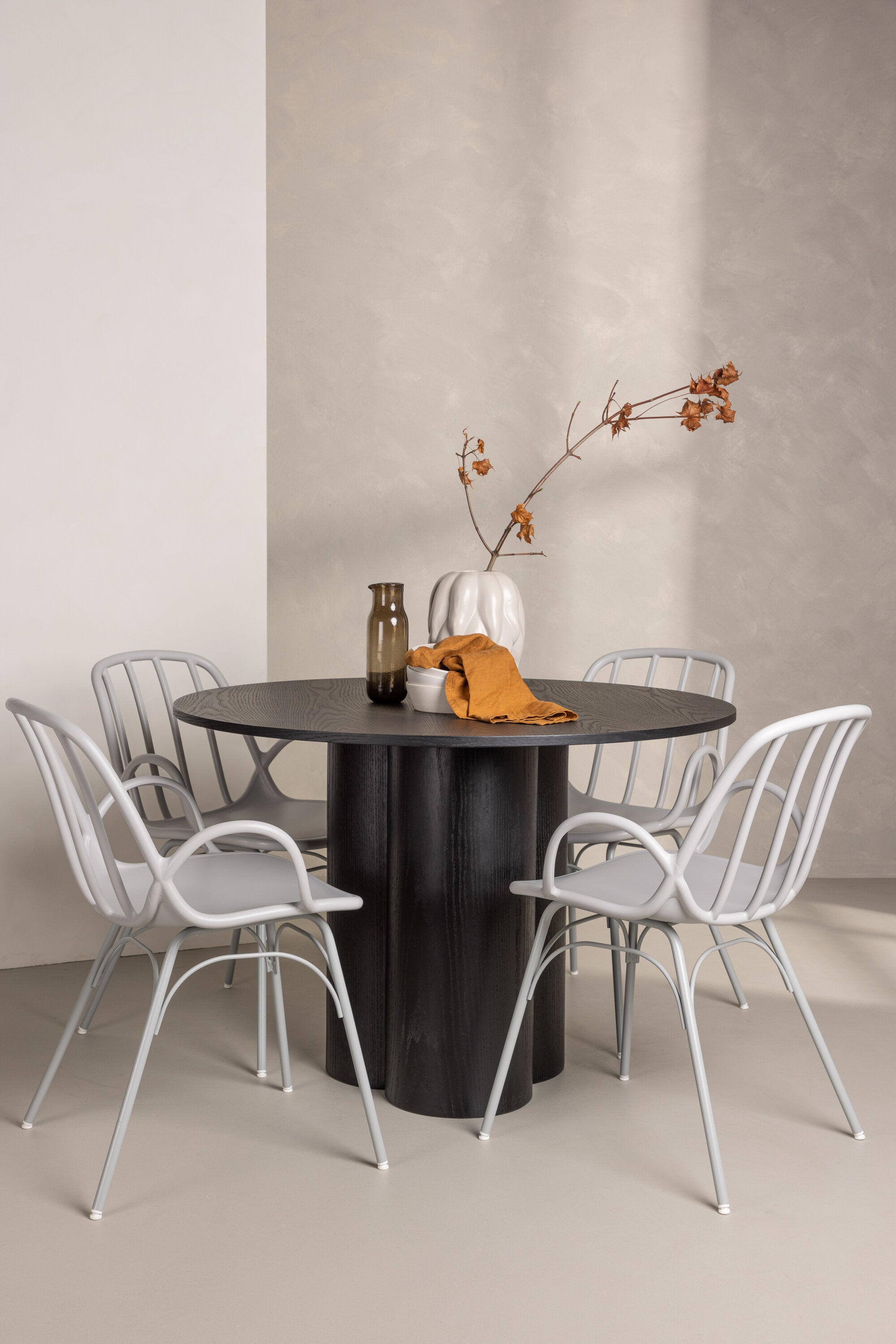 Olivia Esszimmerset + Dyrön ⌀110cm/4St. in Greige präsentiert im Onlineshop von KAQTU Design AG. Esszimmerset ist von Venture Home