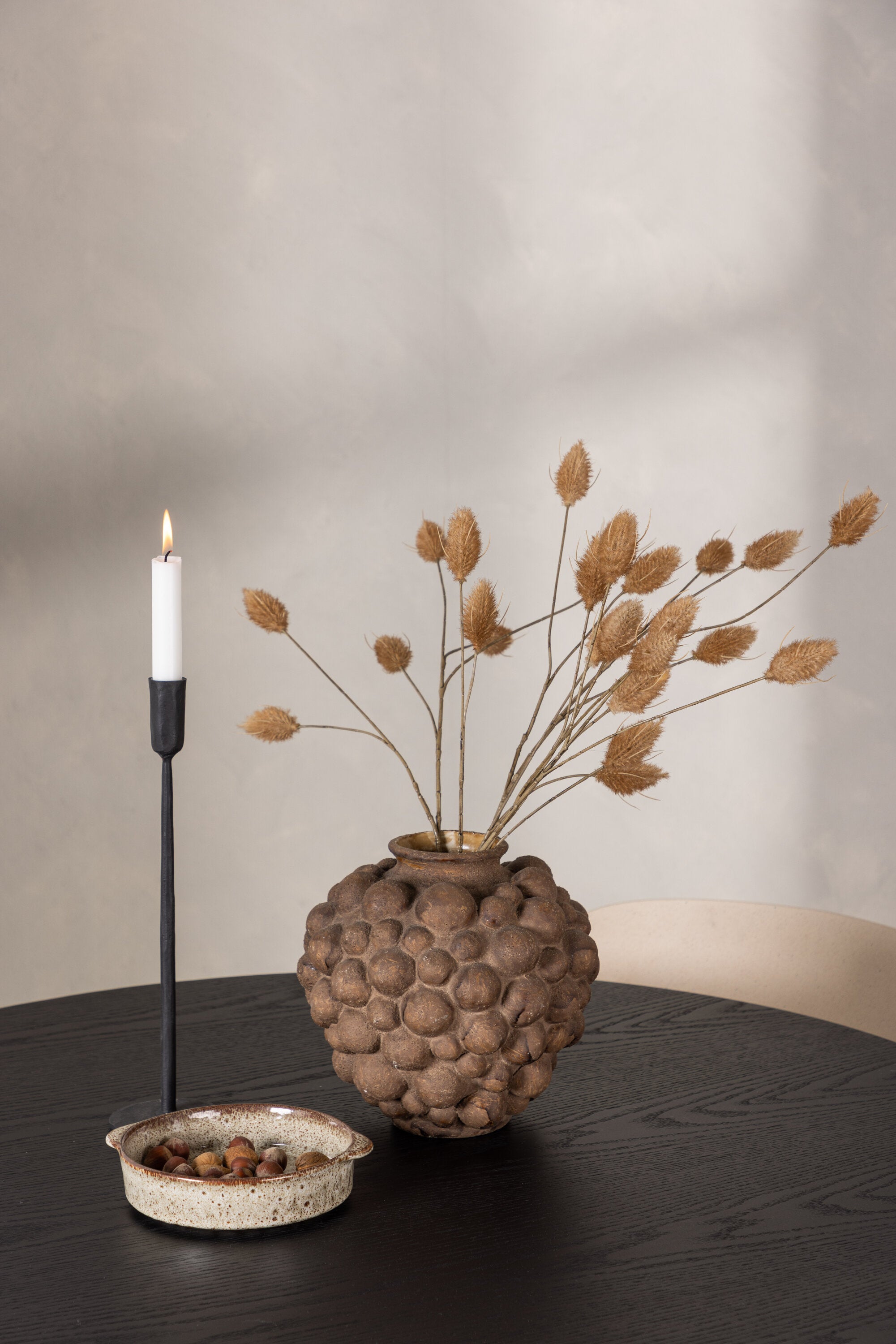Olivia Esszimmer Set + Astol ⌀110cm/4St. in Schwarz / Beige präsentiert im Onlineshop von KAQTU Design AG. Esszimmerset ist von Venture Home