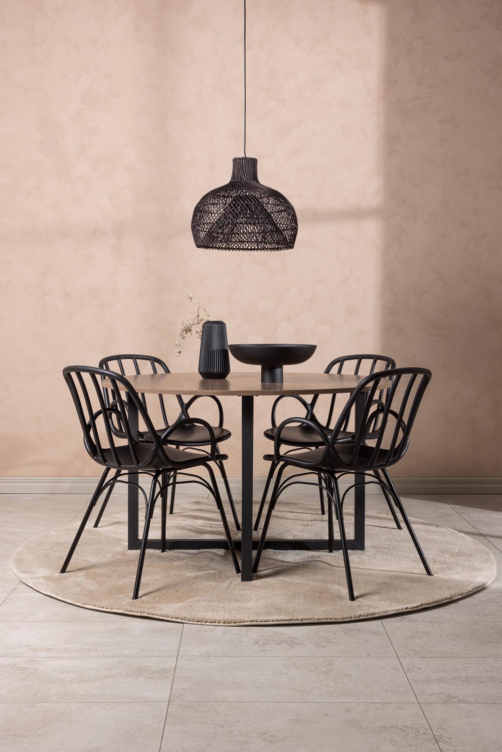 Durango Esszimmerset + Dyrön ⌀120cm/4St. in Schwarz präsentiert im Onlineshop von KAQTU Design AG. Esszimmerset ist von Venture Home
