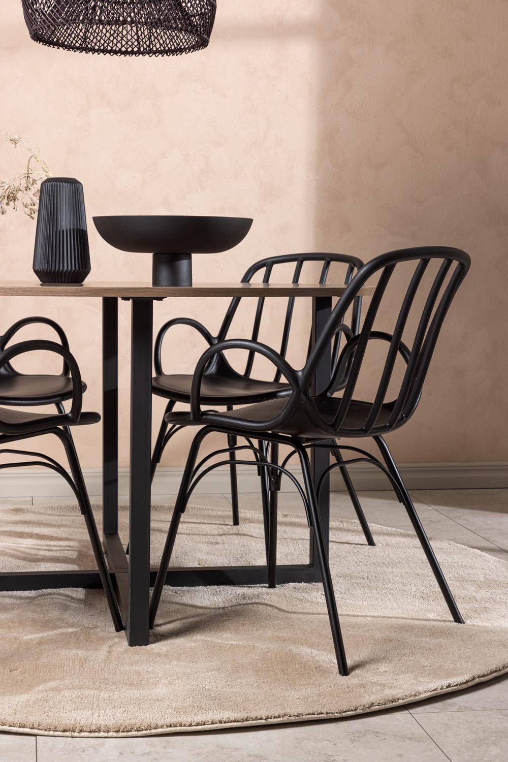 Durango Esszimmerset + Dyrön ⌀120cm/4St. in Schwarz präsentiert im Onlineshop von KAQTU Design AG. Esszimmerset ist von Venture Home
