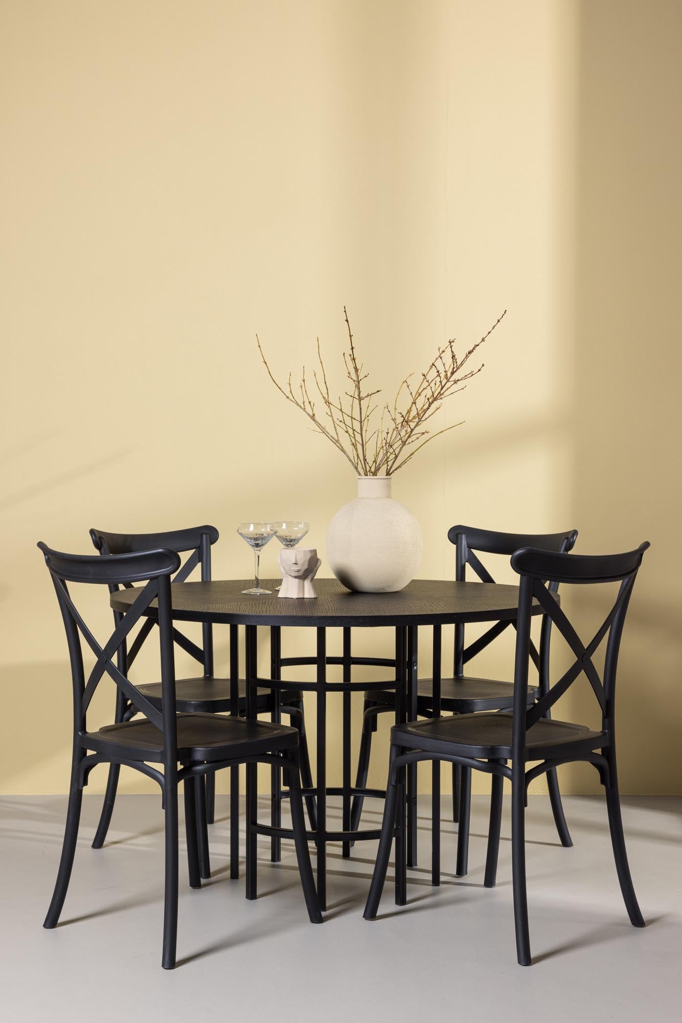 Modernes Esszimmerset mit rundem Tisch (⌀115cm) und 4 Stühlen. Elegantes Industriedesign, langlebig und stilvoll.