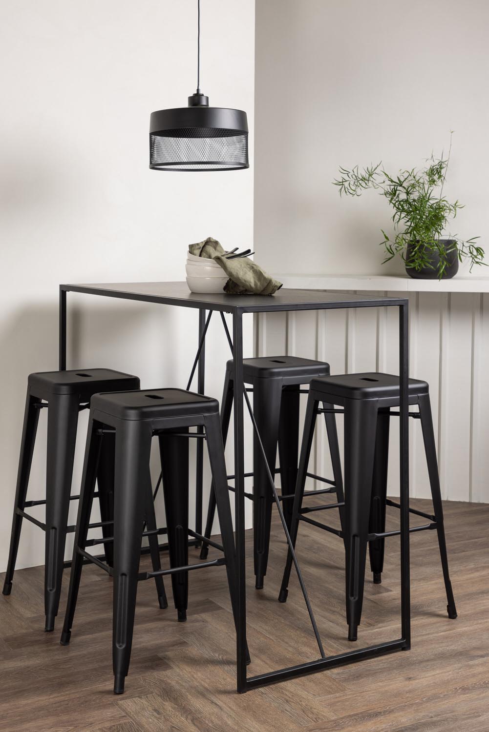 Brea Barset + Tempe 120cm/4St. in Schwarz präsentiert im Onlineshop von KAQTU Design AG. Bartischset ist von Venture Home