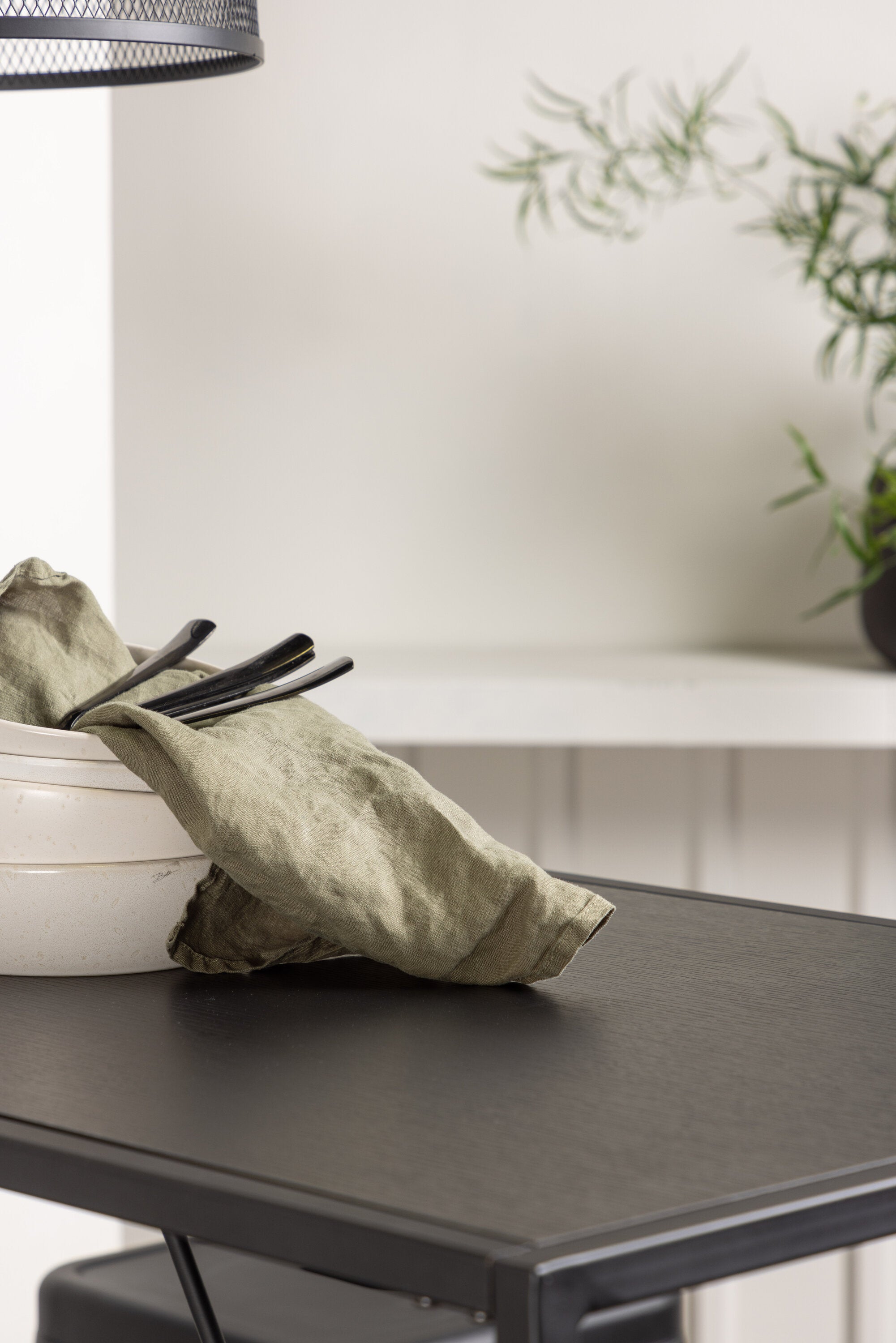 Brea Barset + Tempe 120cm/4St. in Schwarz präsentiert im Onlineshop von KAQTU Design AG. Bartischset ist von Venture Home