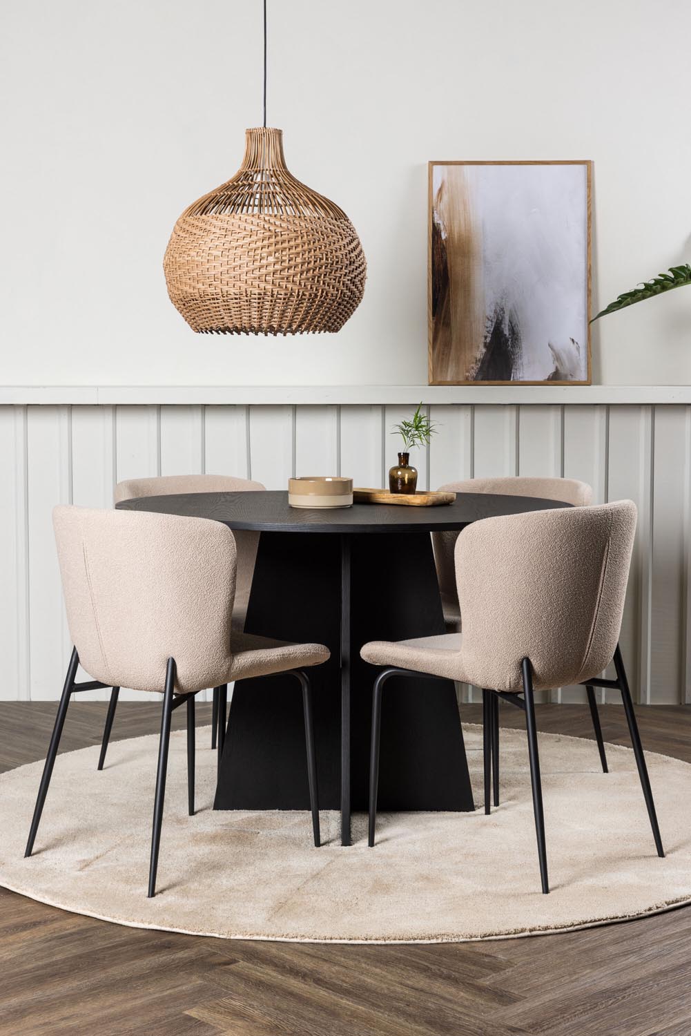 Bootcut Esszimmerset + Modesto ⌀110cm/4St. in Schwarz, Dunkelgrau präsentiert im Onlineshop von KAQTU Design AG. Esszimmerset ist von Venture Home