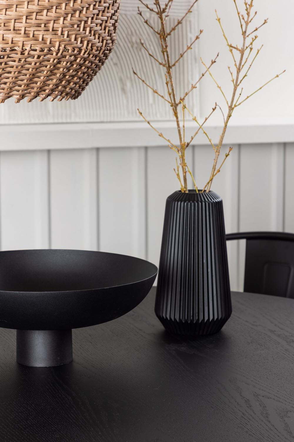 Bootcut Esszimmerset + Tempe ⌀110cm/4St. in Schwarz präsentiert im Onlineshop von KAQTU Design AG. Esszimmerset ist von Venture Home