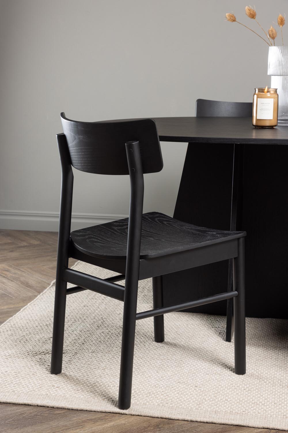Bootcut Oval Esstisch + 6 x Montros Esszimmerstuhl in Schwarz präsentiert im Onlineshop von KAQTU Design AG. Esszimmerset ist von Venture Home