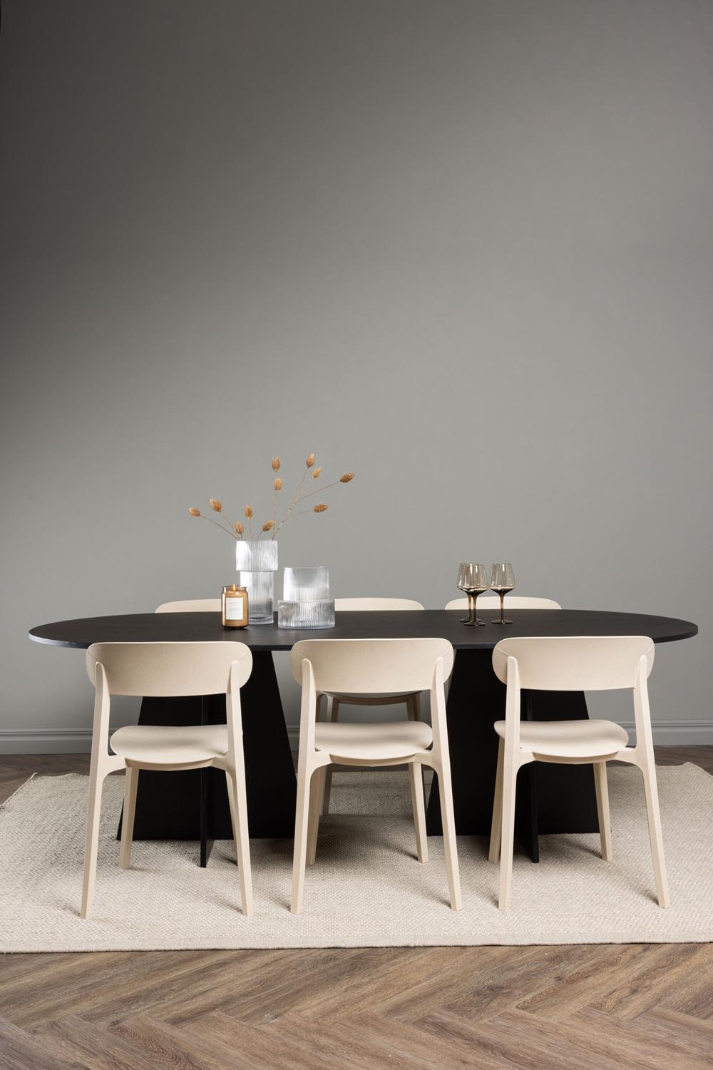 Bootcut Oval Esstisch + 6 x Åstol Esszimmerstuhl in  präsentiert im Onlineshop von KAQTU Design AG. Esszimmerset ist von Venture Home