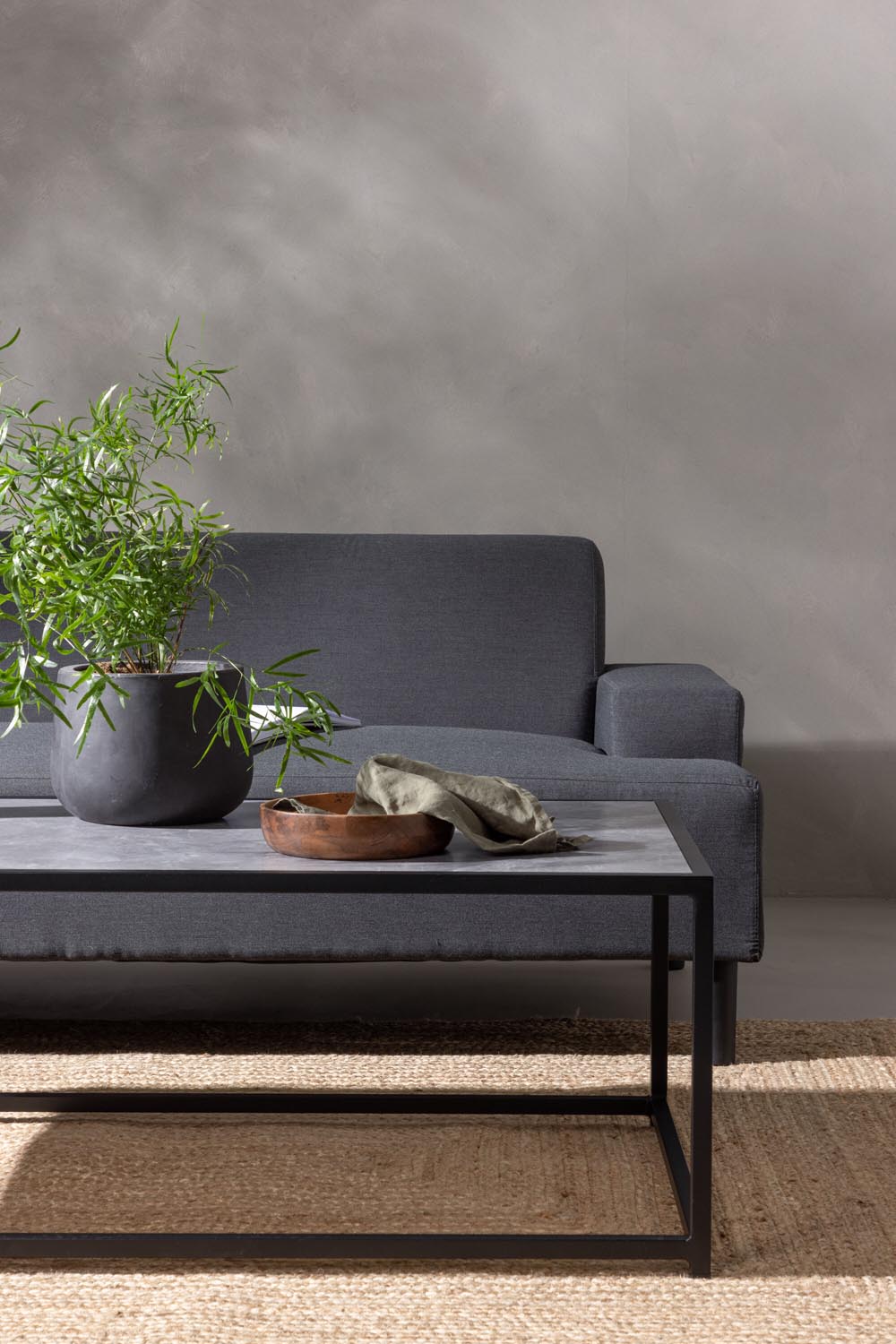 Mekka Sofa Outdoorset 124cm in Anthrazit präsentiert im Onlineshop von KAQTU Design AG. Loungeset ist von Venture Home