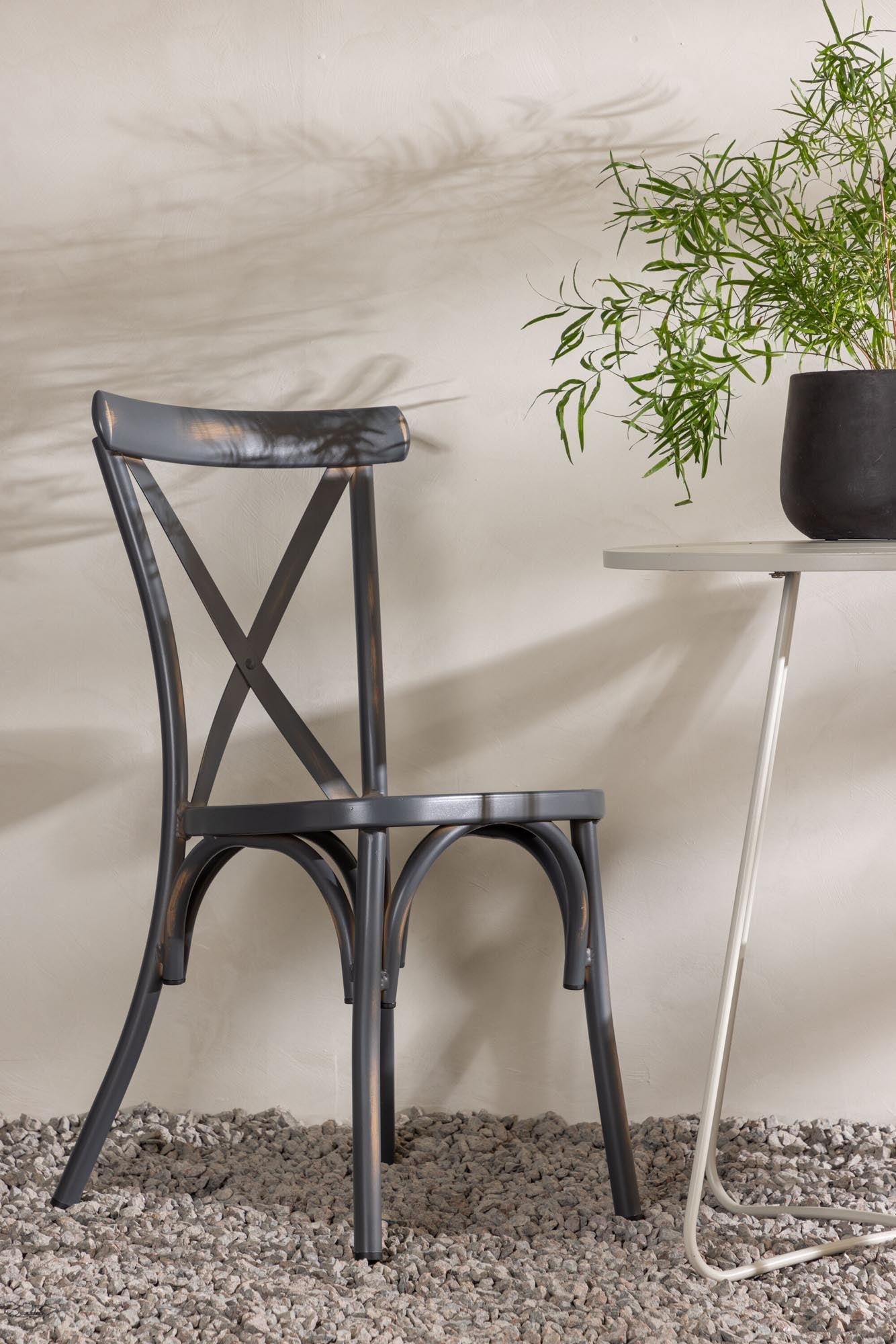 Elegantes Bacong Outdoor-Tischset von Venture Home: Zwei runde Tische (⌀60cm), ideal für Terrasse, Balkon oder Garten.