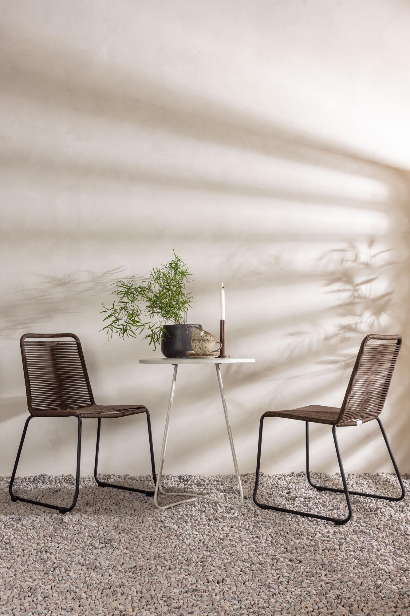 Stilvolles Bacong Outdoor-Set mit rundem Lindos-Tisch (⌀60cm) und 2 Stühlen von Venture Home, perfekt für Terrasse oder Balkon.