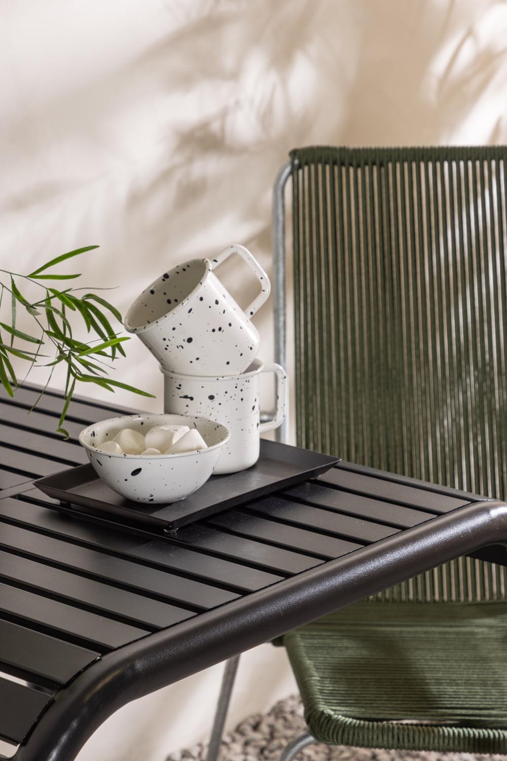 Borneo Outdoor-Tischset + Bois 70cm/2St. in Grün, Silber präsentiert im Onlineshop von KAQTU Design AG. Gartentischset ist von Venture Home