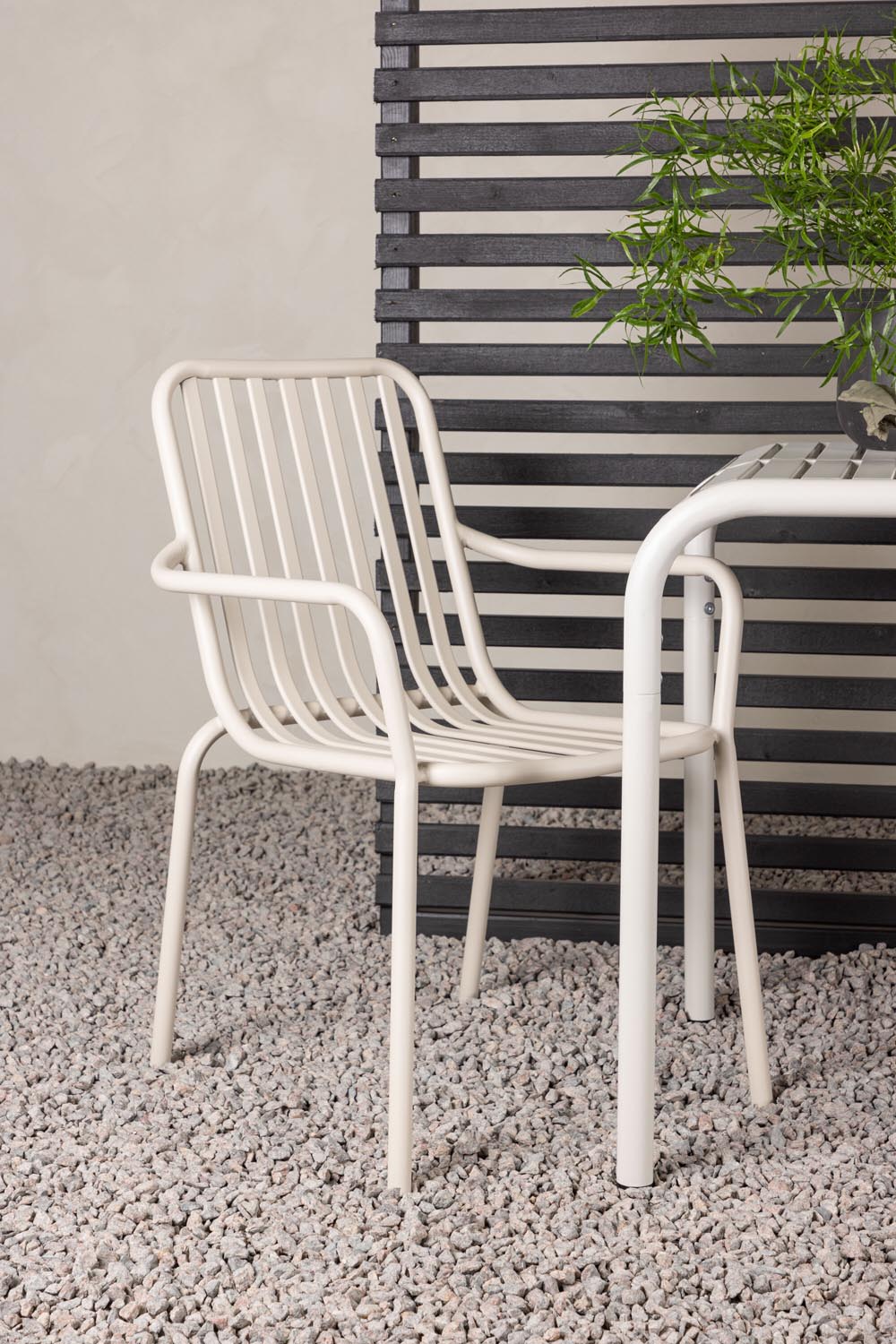 Borneo Outdoor-Tischset + Peking 70cm/2St. in Beige präsentiert im Onlineshop von KAQTU Design AG. Gartentischset ist von Venture Home