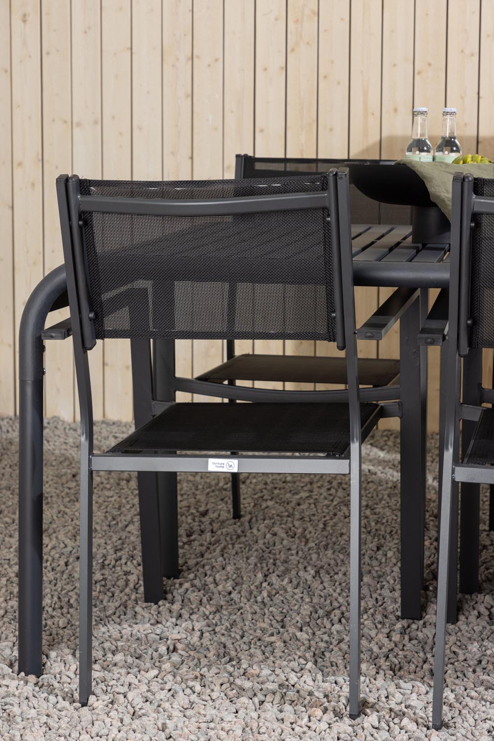 Borneo Outdoor-Tischset + Copacabana 200cm/6St. in Schwarz präsentiert im Onlineshop von KAQTU Design AG. Gartentischset ist von Venture Home