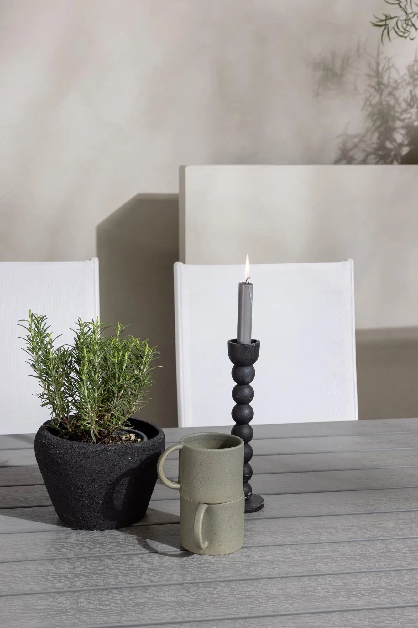 Stilvolles 200cm Tischset für gesellige Outdoor-Momente zu sechst.