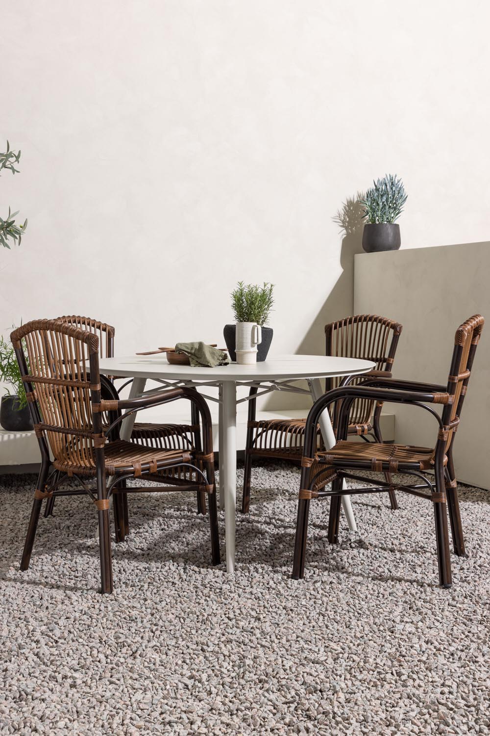 Lina Outdoor-Tischset + Galera ⌀120cm/4St. in Braun präsentiert im Onlineshop von KAQTU Design AG. Gartentischset ist von Venture Home