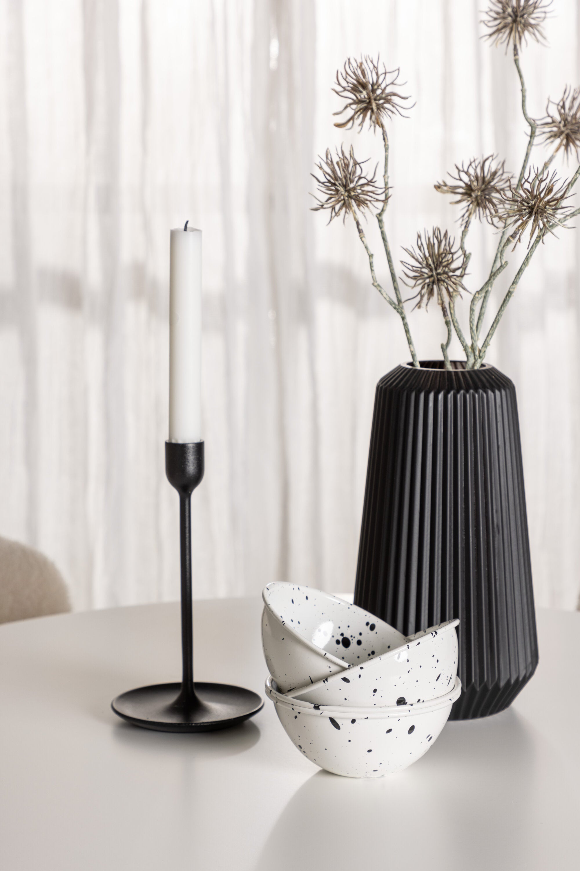 Hamden Esszimmerset + Chico ⌀80cm/4St. in Weiss präsentiert im Onlineshop von KAQTU Design AG. Esszimmerset ist von Venture Home