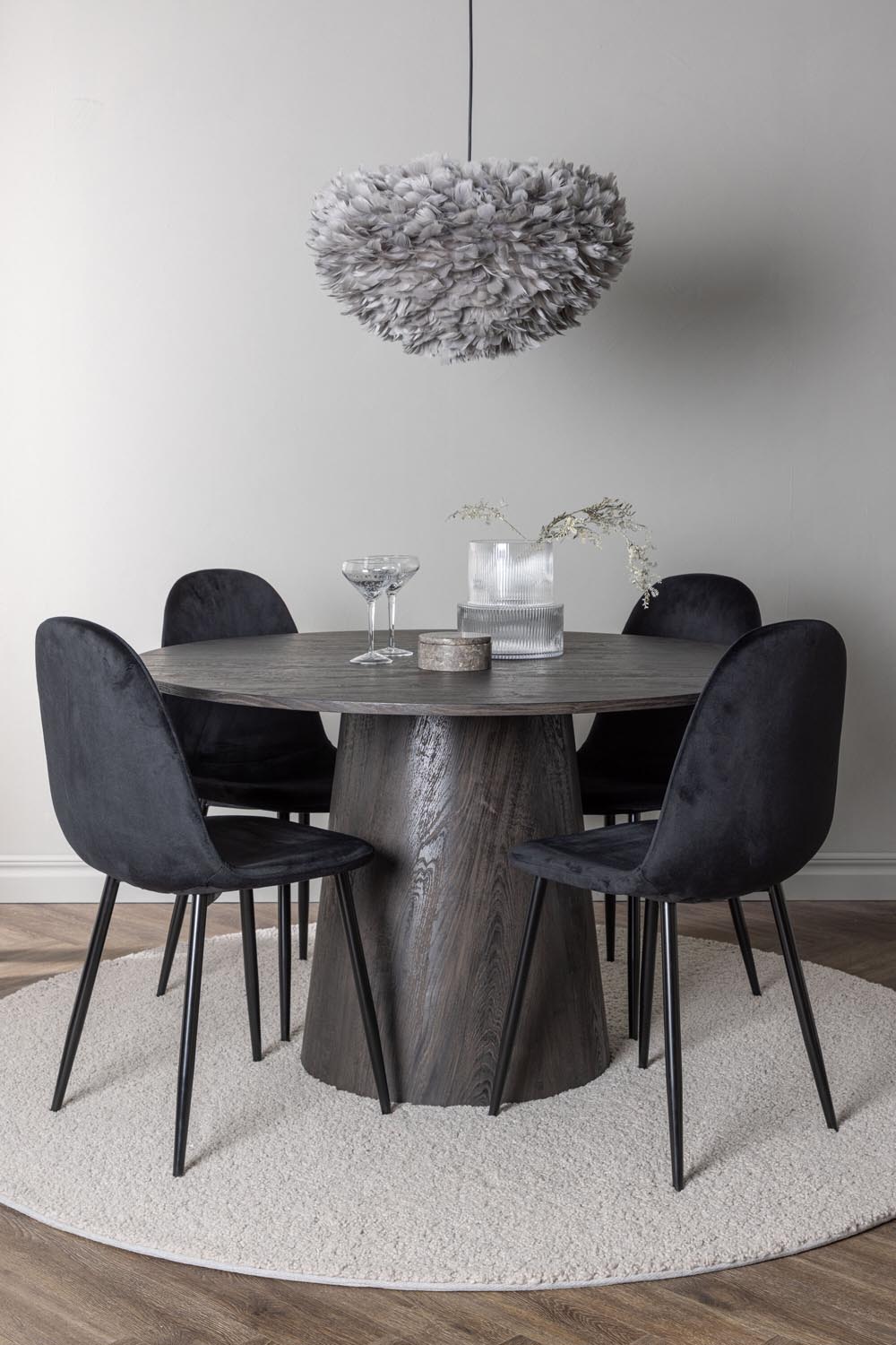 Lanzo Esszimmerset + Polar ⌀120cm/4St. in Braun / Schwarz präsentiert im Onlineshop von KAQTU Design AG. Esszimmerset ist von Venture Home