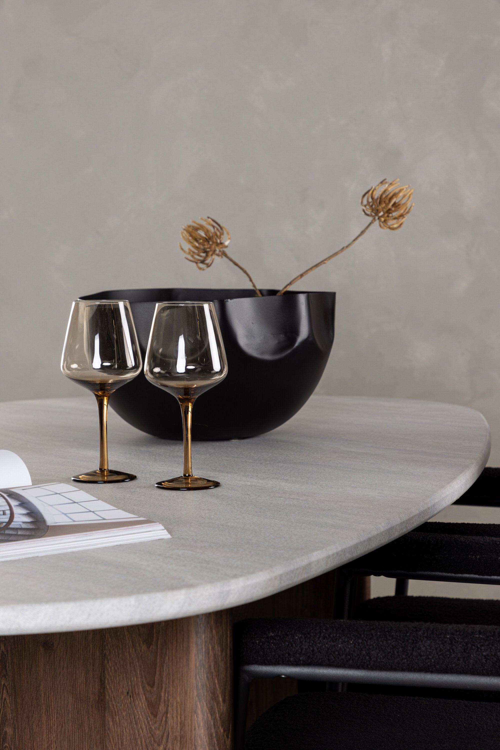 Grönvik Esszimmerset + Yesterday 180cm/4St. in Schwarz präsentiert im Onlineshop von KAQTU Design AG. Esszimmerset ist von Venture Home