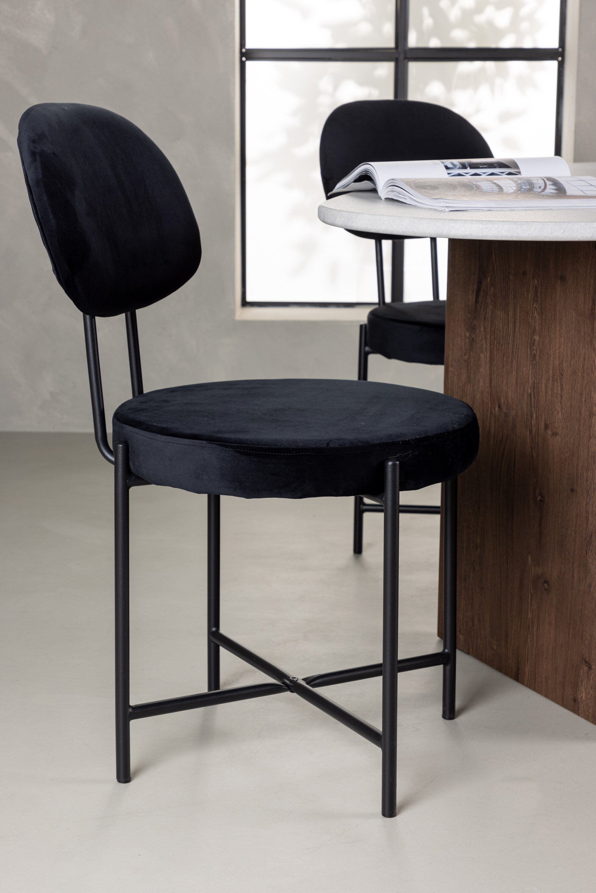 Grönvik Esszimmerset + Stella 180cm/4St. in Schwarz präsentiert im Onlineshop von KAQTU Design AG. Esszimmerset ist von Venture Home