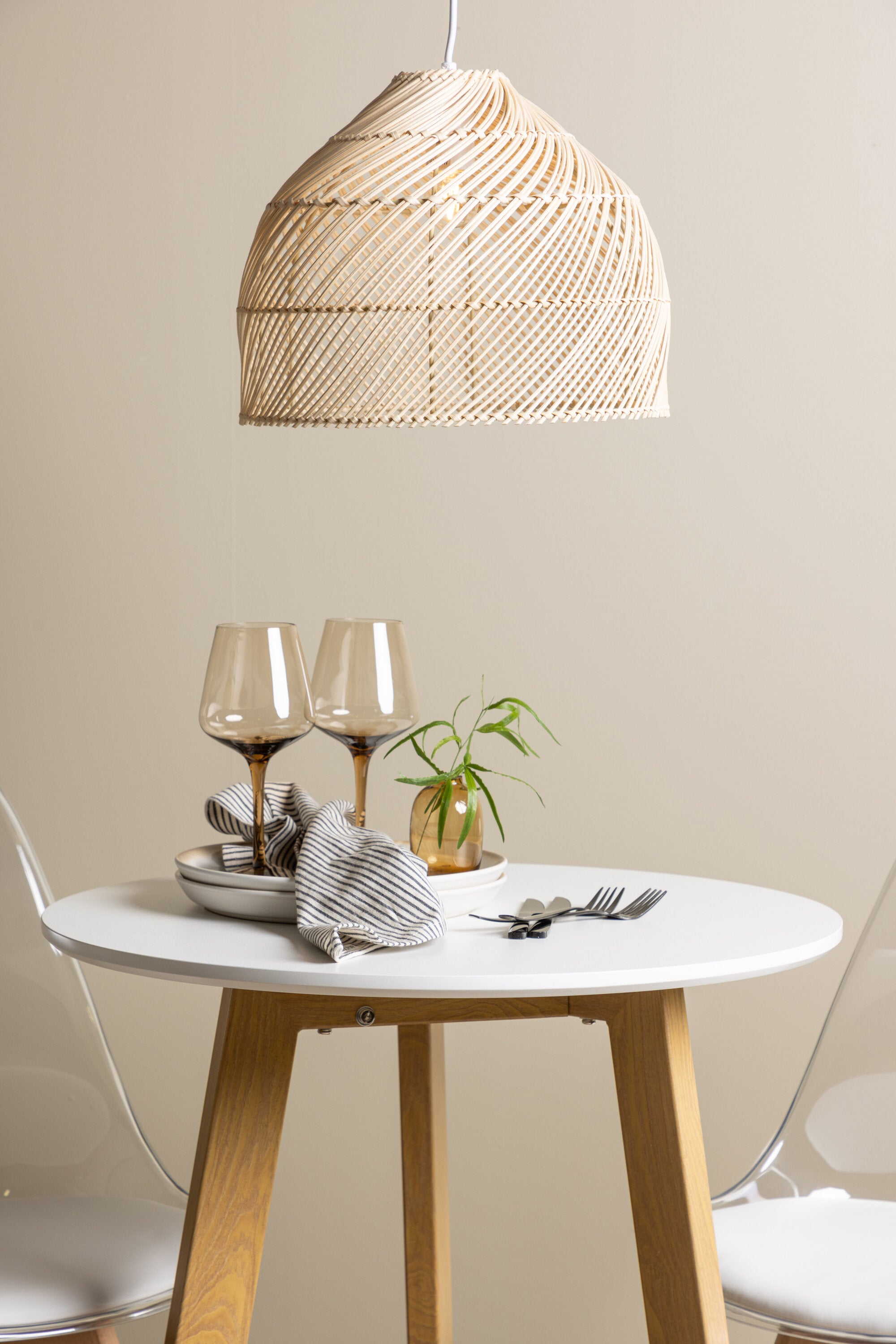 Leonora Esszimmerset + Edvin ⌀65cm/2St. in Natur,Transparent,Weiss präsentiert im Onlineshop von KAQTU Design AG. Esszimmerset ist von Venture Home