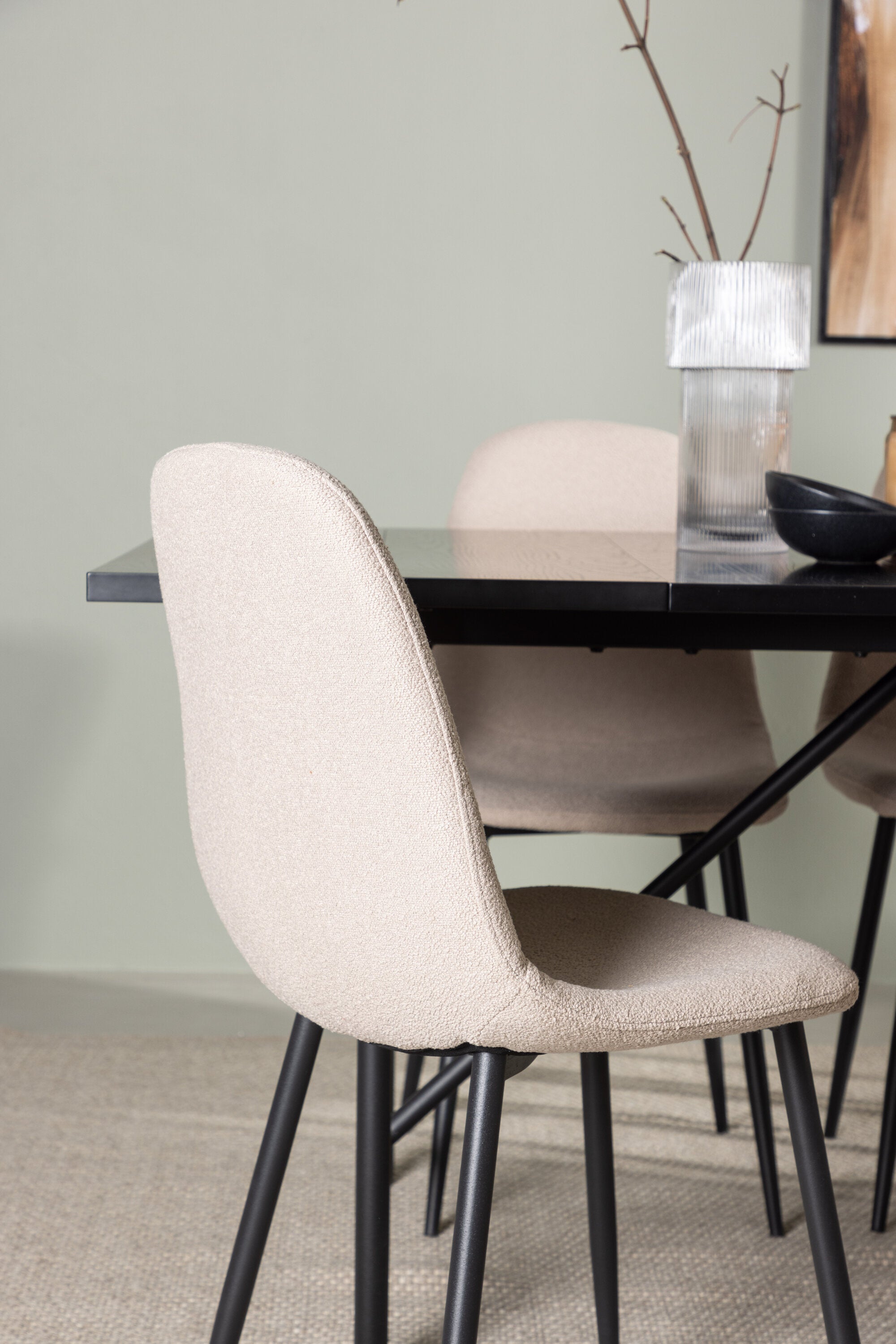 Astrid Esszimmerset + Polar 200cm/6St. in Beige, Schwarz präsentiert im Onlineshop von KAQTU Design AG. Esszimmerset ist von Venture Home