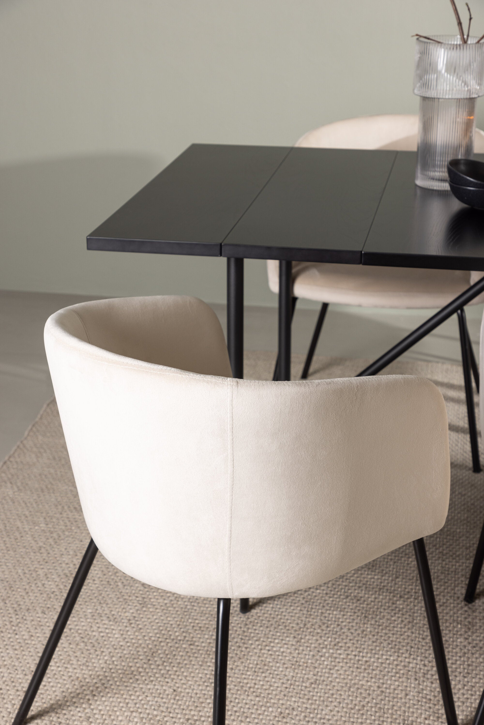 Astrid Esszimmerset + Berit 200cm/6St. in Beige, Schwarz präsentiert im Onlineshop von KAQTU Design AG. Esszimmerset ist von Venture Home