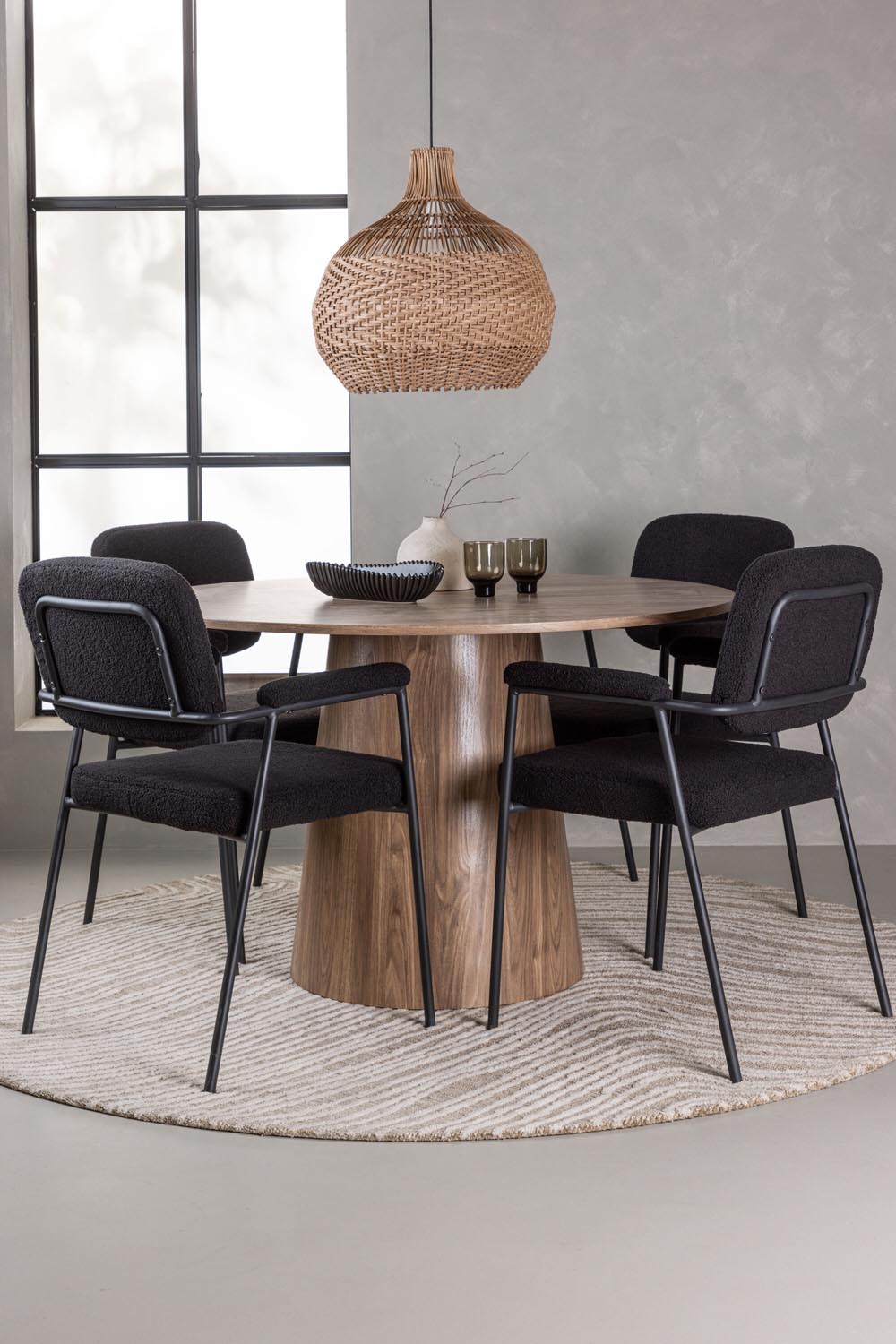 Lanzo Esszimmerset + Yesterday ⌀120cm/4St. in Natur / Schwarz präsentiert im Onlineshop von KAQTU Design AG. Esszimmerset ist von Venture Home