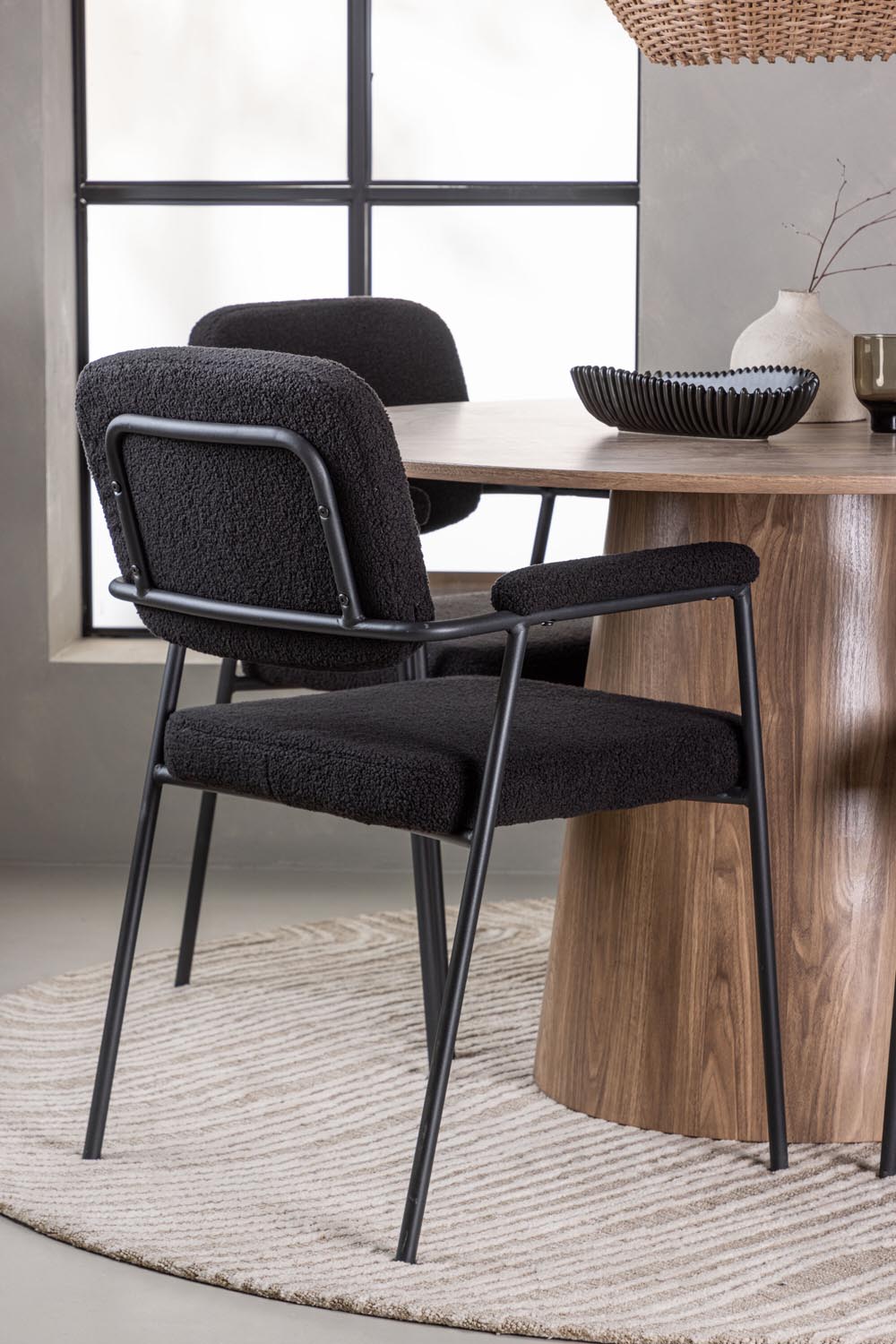 Lanzo Esszimmerset + Yesterday ⌀120cm/4St. in Natur / Schwarz präsentiert im Onlineshop von KAQTU Design AG. Esszimmerset ist von Venture Home