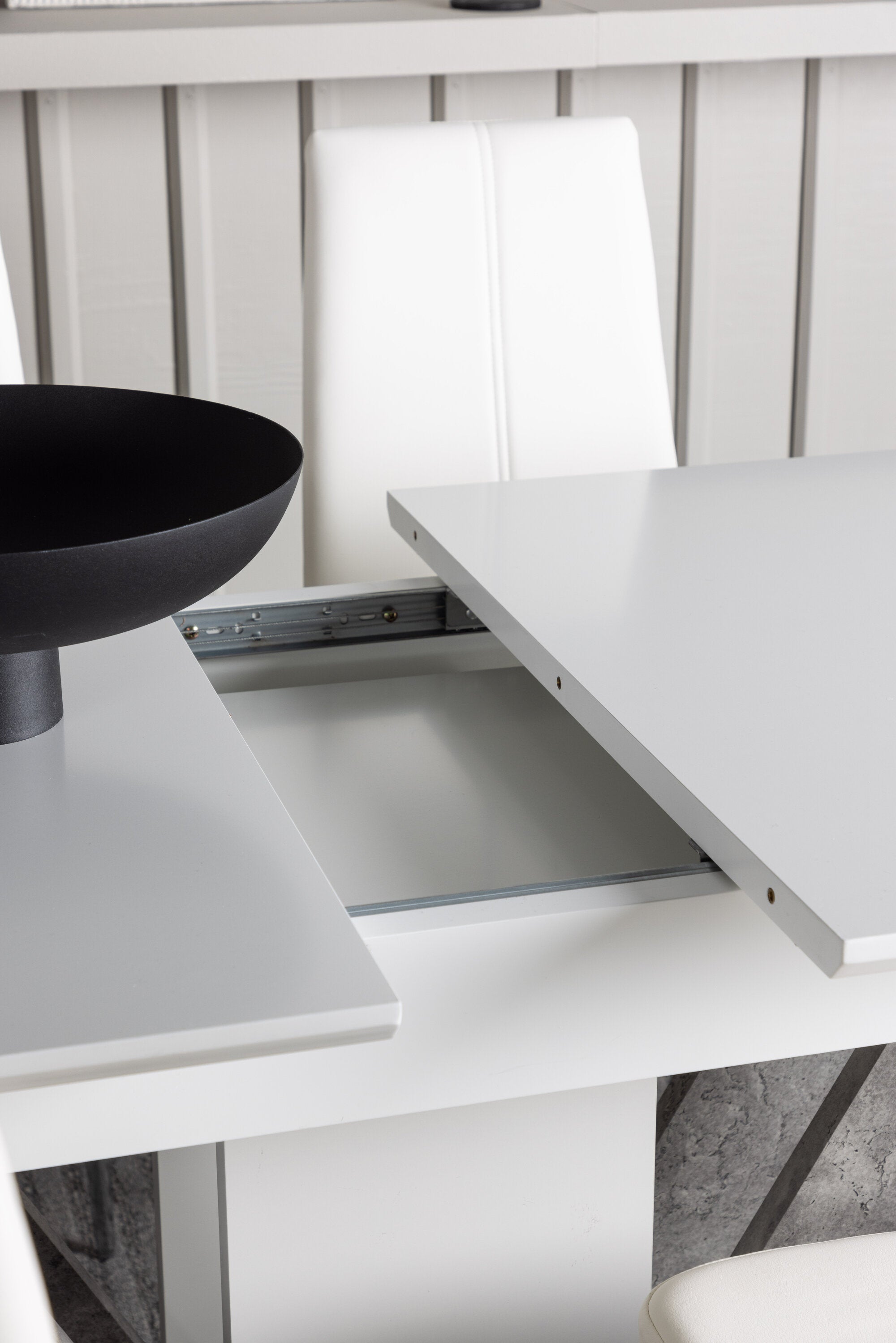 Disa Esszimmerset ausziehbar + Pastill 120cm/4St. in Silber Weiss präsentiert im Onlineshop von KAQTU Design AG. Esszimmerset ist von Venture Home