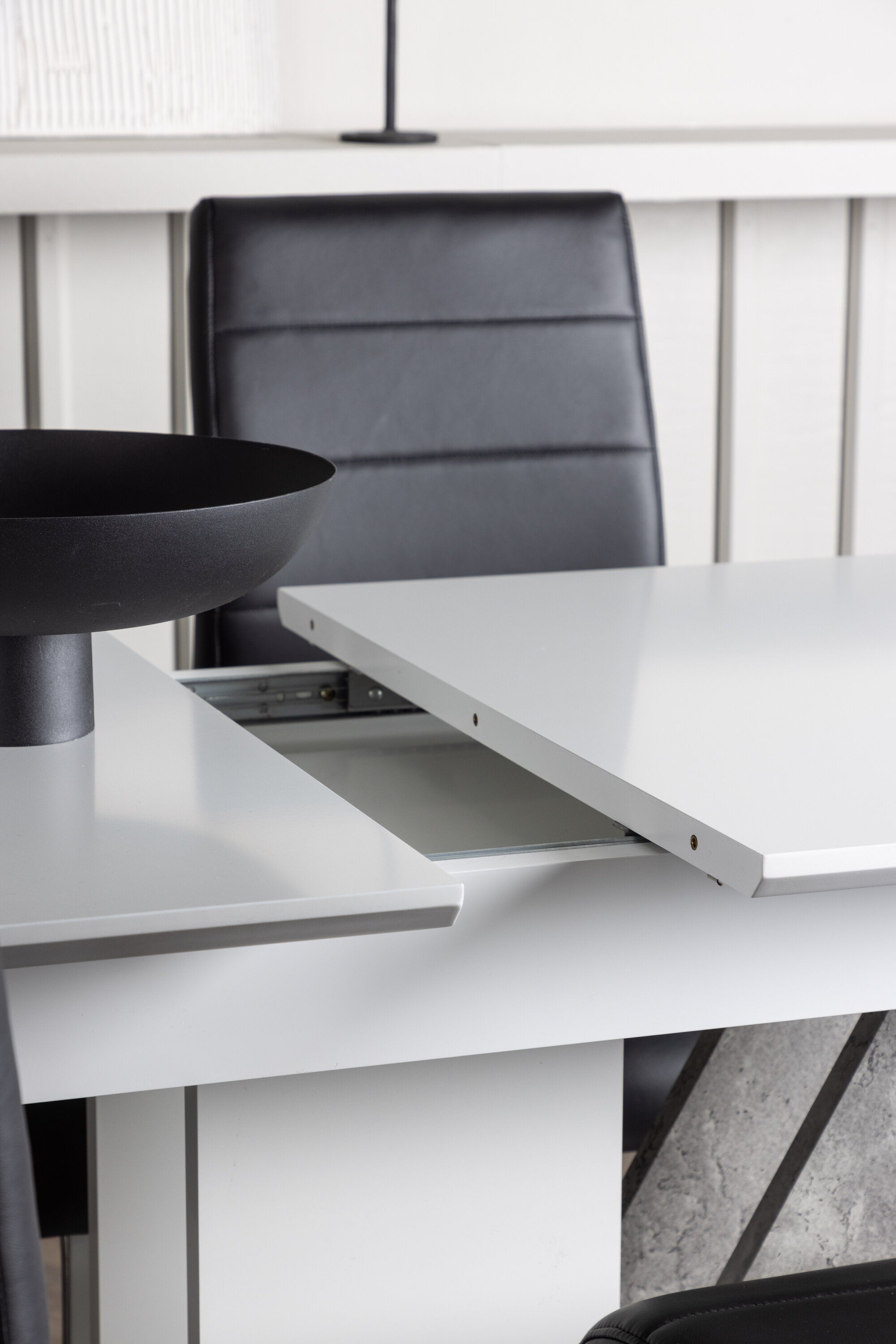 Disa Esszimmerset ausziehbar + Tempo 120cm/4St. in Schwarzgrau präsentiert im Onlineshop von KAQTU Design AG. Esszimmerset ist von Venture Home