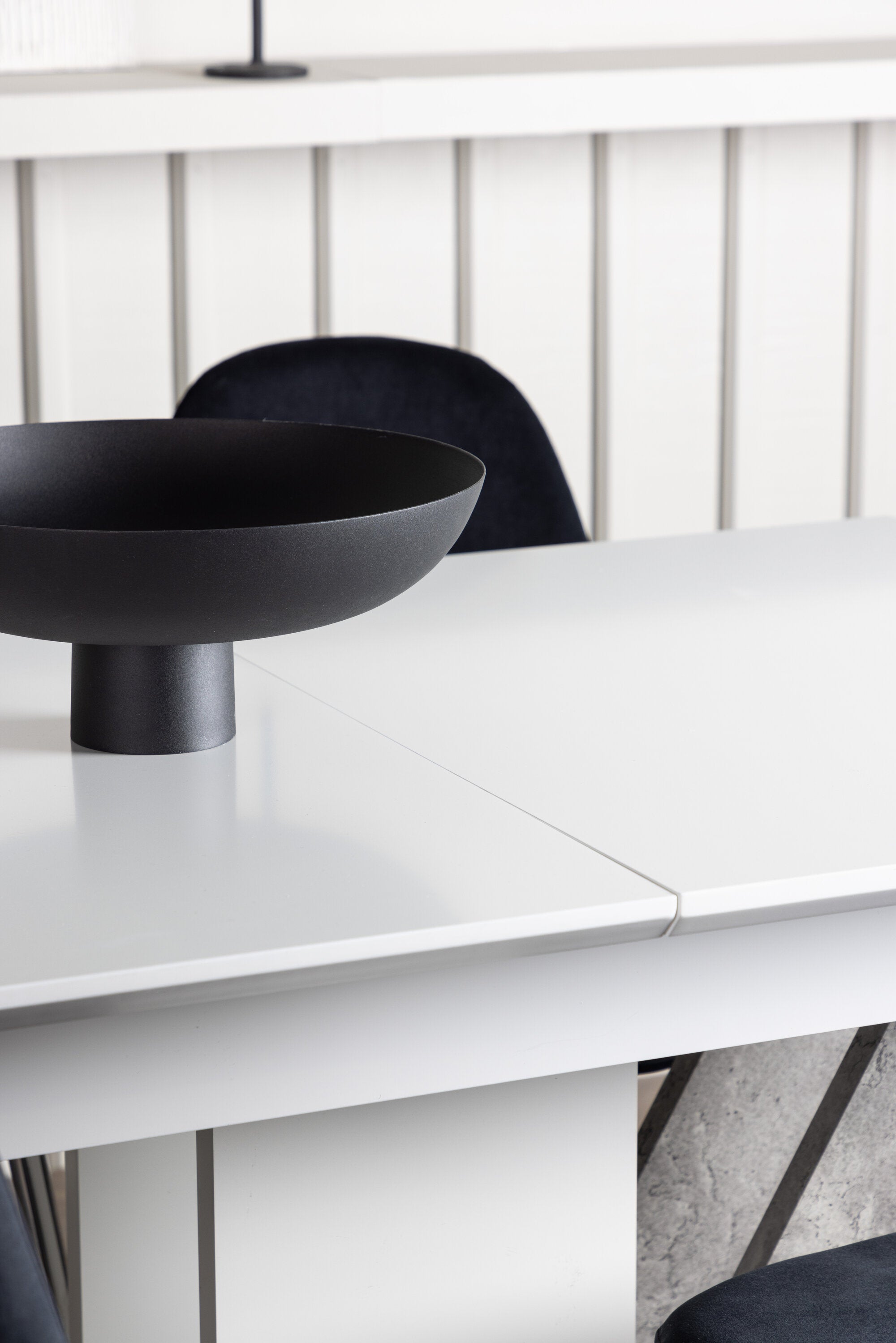 Disa Esszimmerset ausziehbar + Polar 120cm/4St. in Schwarzes Silber präsentiert im Onlineshop von KAQTU Design AG. Esszimmerset ist von Venture Home