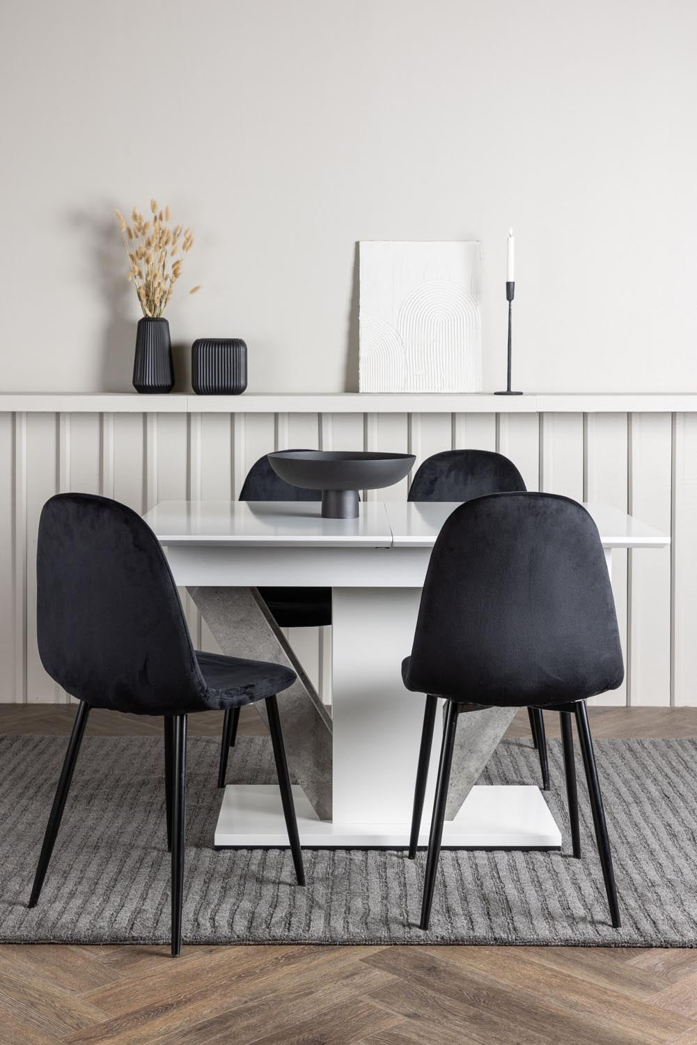 Disa Esszimmerset ausziehbar + Polar 120cm/4St. in Schwarz präsentiert im Onlineshop von KAQTU Design AG. Esszimmerset ist von Venture Home