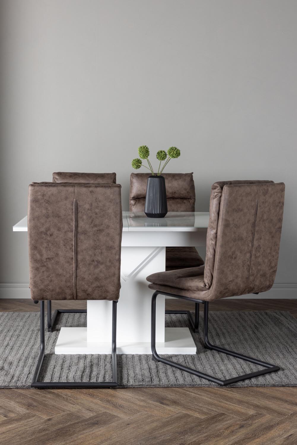 Pluto Esszimmerset ausziehbar + Zizo 120cm/4St. in Schwarz Braun präsentiert im Onlineshop von KAQTU Design AG. Esszimmerset ist von Venture Home