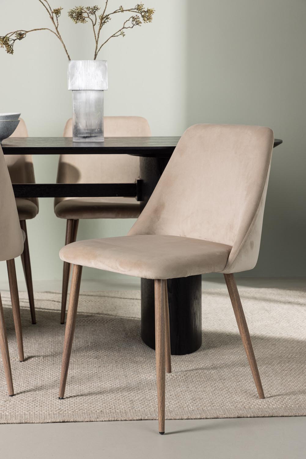 Isolde Esszimmerset + Night 180cm/4St. in Braun, Walnuss präsentiert im Onlineshop von KAQTU Design AG. Esszimmerset ist von Venture Home
