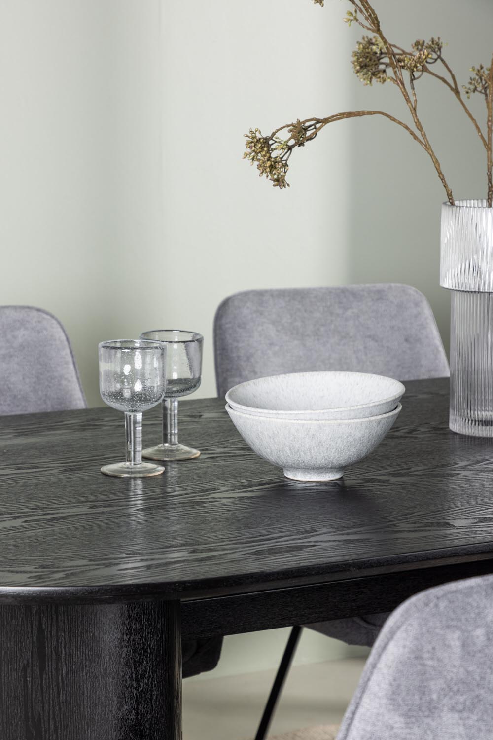 Isolde Esstischset + Rosie 180cm/4Stk. in Schwarzgrau präsentiert im Onlineshop von KAQTU Design AG. Esszimmerset ist von Venture Home