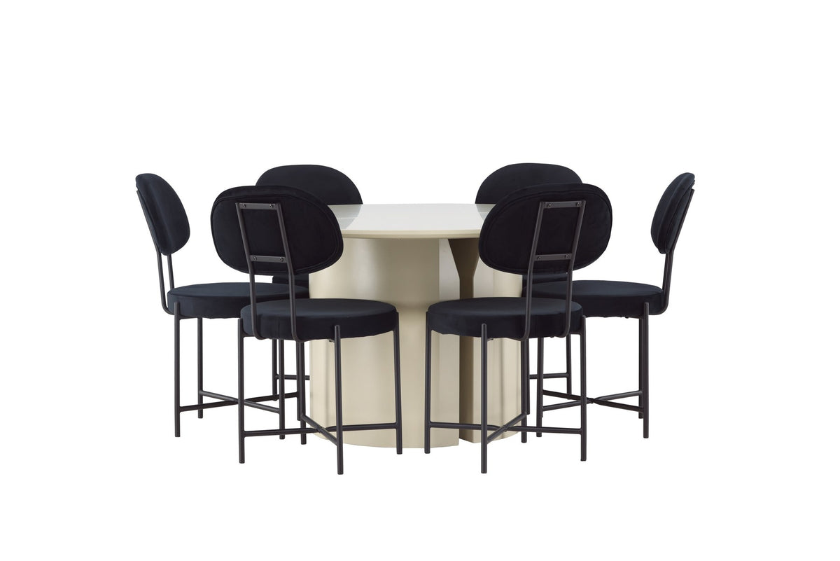 Esszimmerset mit rundem Esstisch Ø140 cm aus MDF in Beige mit PU-Lackierung und zwei schwarzen Stühlen mit Samtbezug und Stahlbeinen von Venture Home