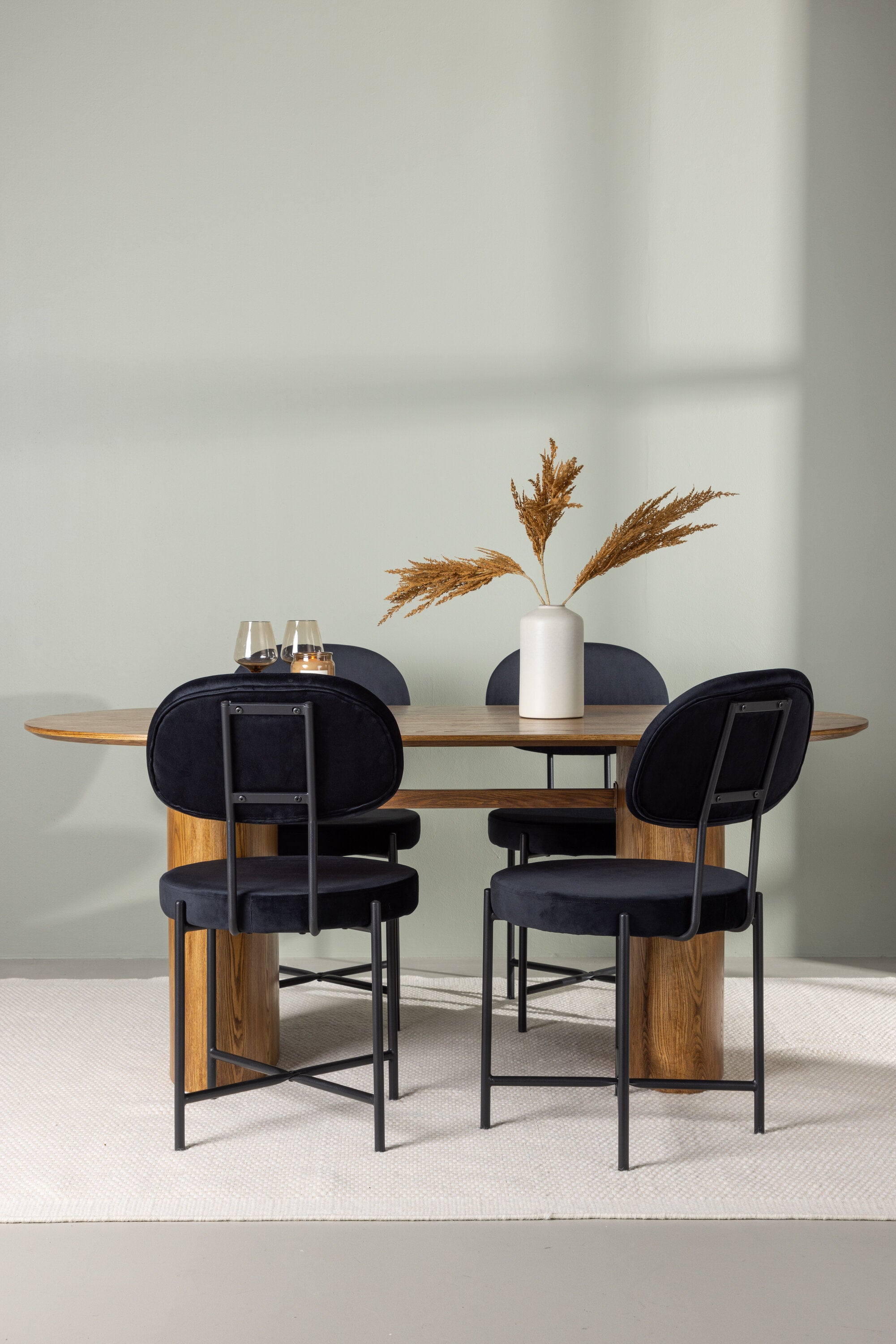 Isolde Esszimmerset + Stella 180cm/4St. in Natur / Schwarz präsentiert im Onlineshop von KAQTU Design AG. Esszimmerset ist von Venture Home