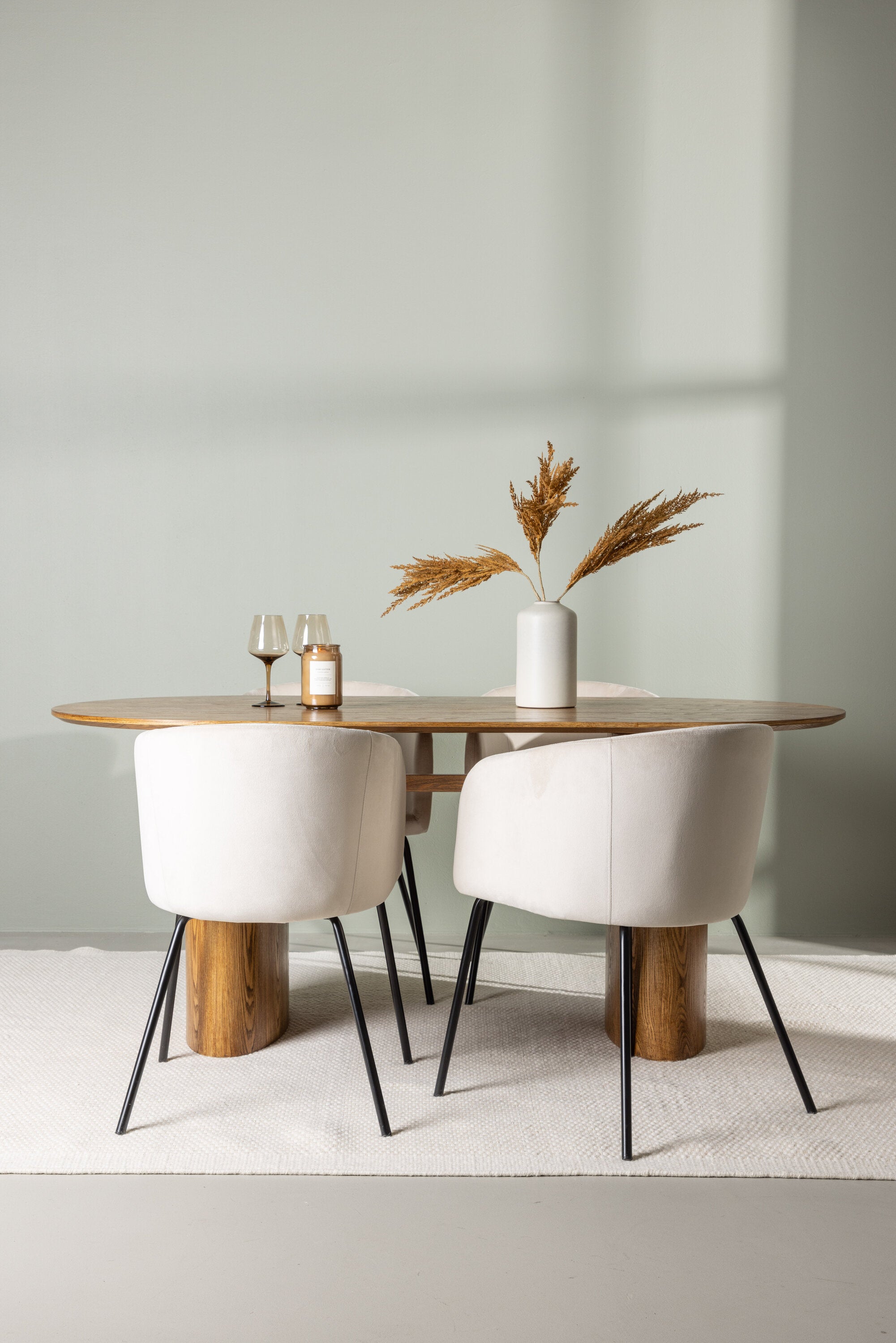 Isolde Esszimmerset + Berit 180cm/4St. in Natur / Beige / Schwarz präsentiert im Onlineshop von KAQTU Design AG. Esszimmerset ist von Venture Home