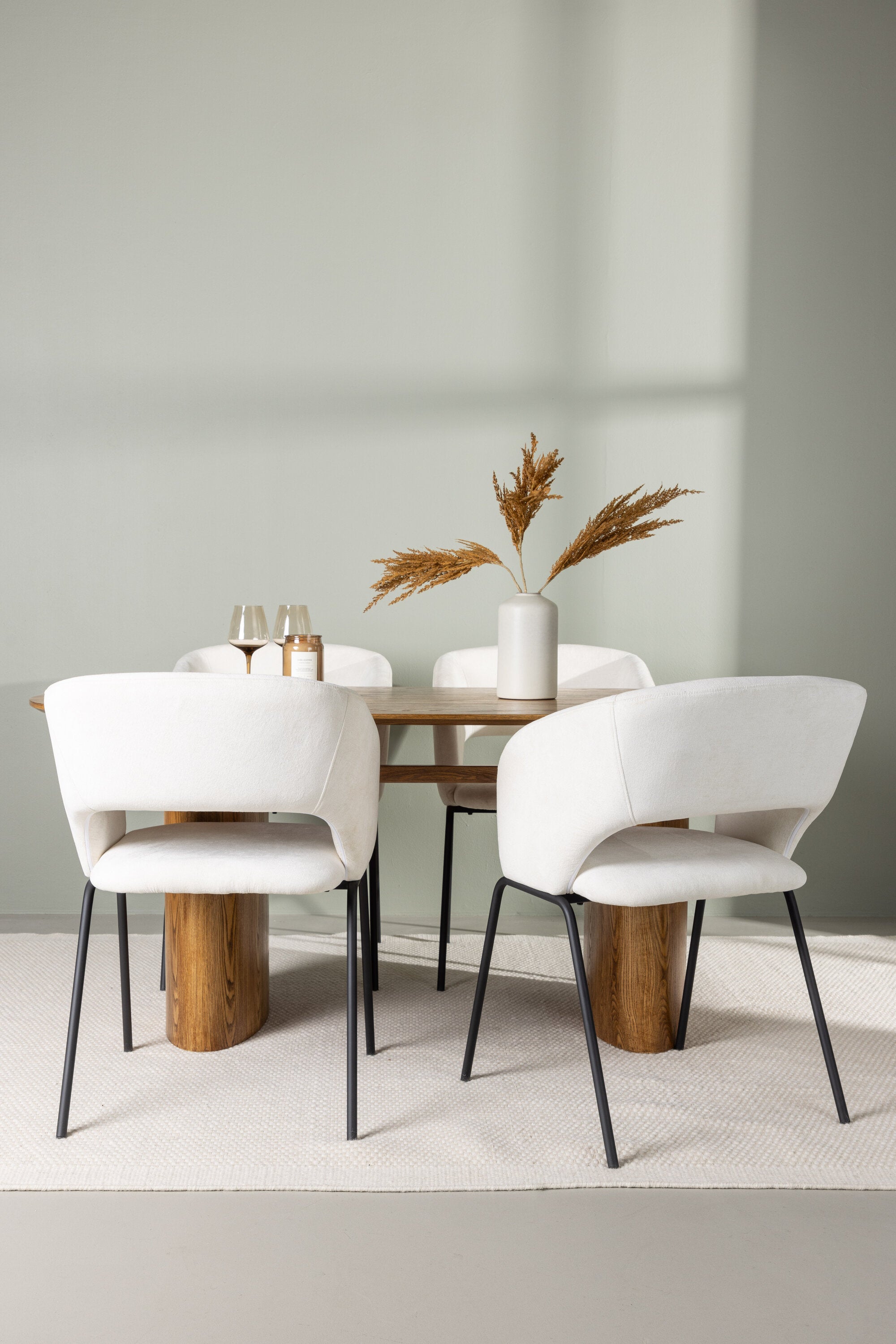 Isolde Esszimmerset + Day 180cm/4St. in Natur / Schwarz /  gebrochenes Weiss präsentiert im Onlineshop von KAQTU Design AG. Esszimmerset ist von Venture Home
