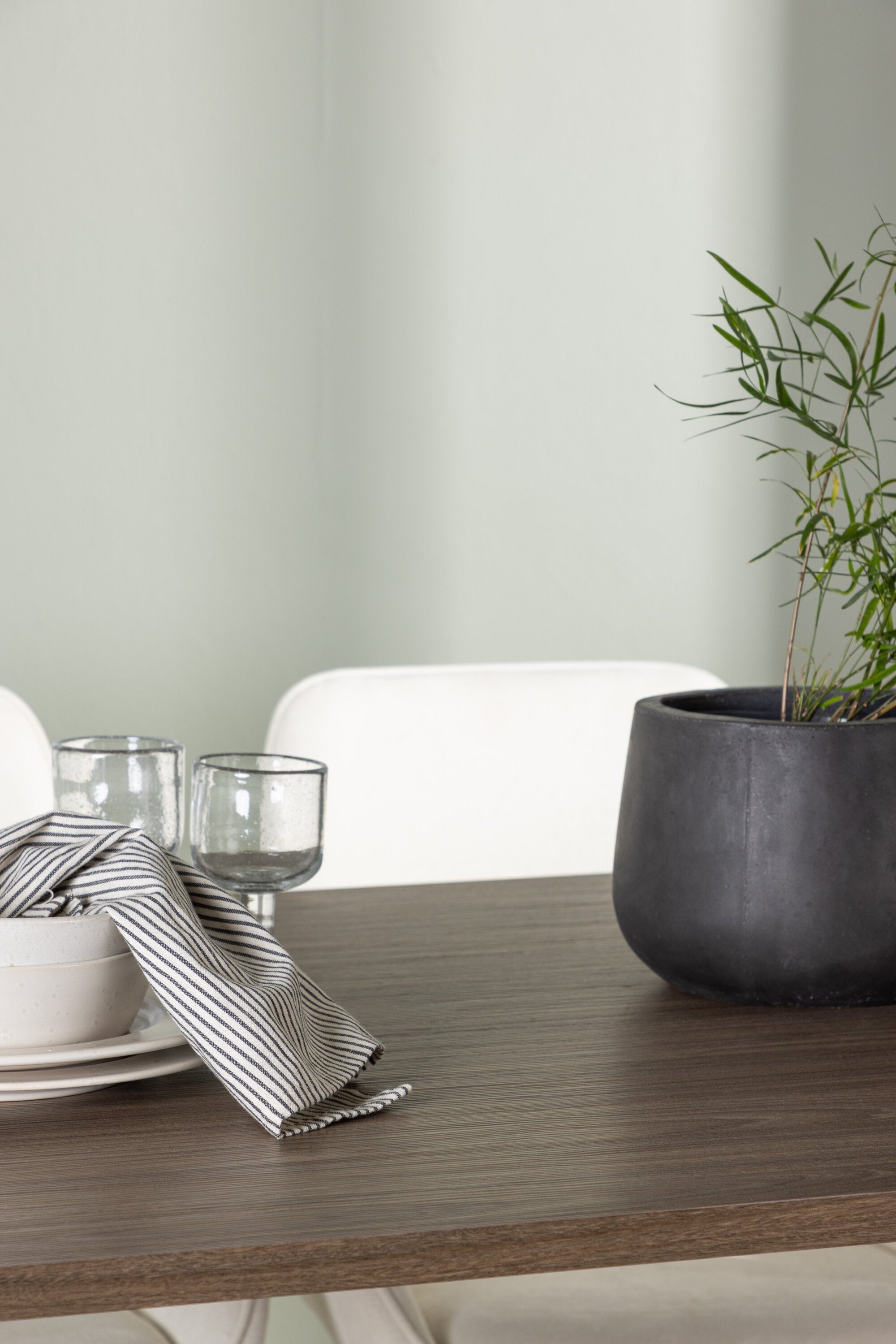 Andy Esszimmerset + Rosie 180cm/4St. in Beige, Schwarz präsentiert im Onlineshop von KAQTU Design AG. Esszimmerset ist von Venture Home