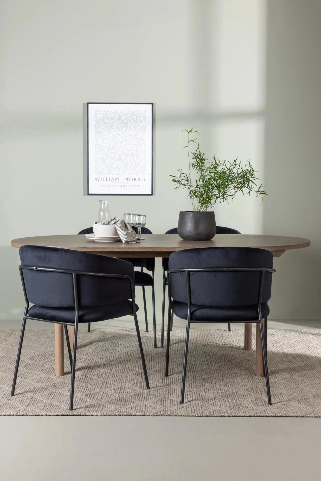 Elegantes Esszimmer Set Andy mit Selma Stühlen von Venture Home.
