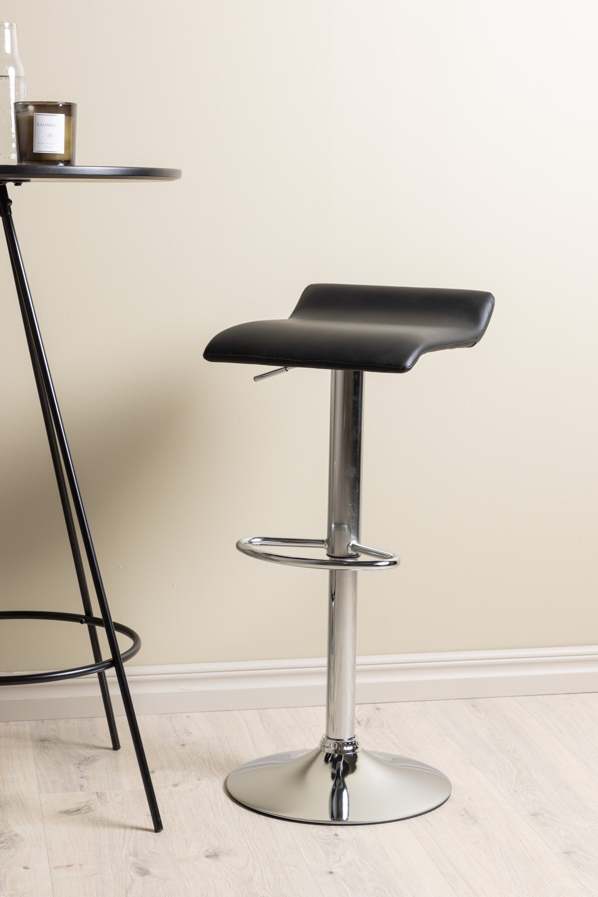 Barset Bistro + Jonna ⌀60cm/2St. in Schwarzes Silber präsentiert im Onlineshop von KAQTU Design AG. Bartischset ist von Venture Home