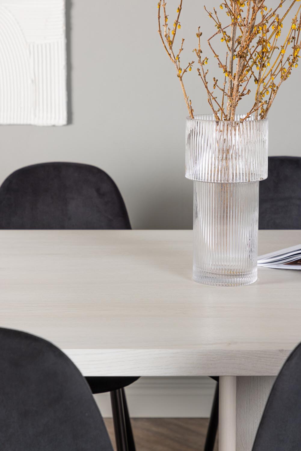 Olga Esszimmerset + Polar 200cm/6St. in Schwarz präsentiert im Onlineshop von KAQTU Design AG. Esszimmerset ist von Venture Home